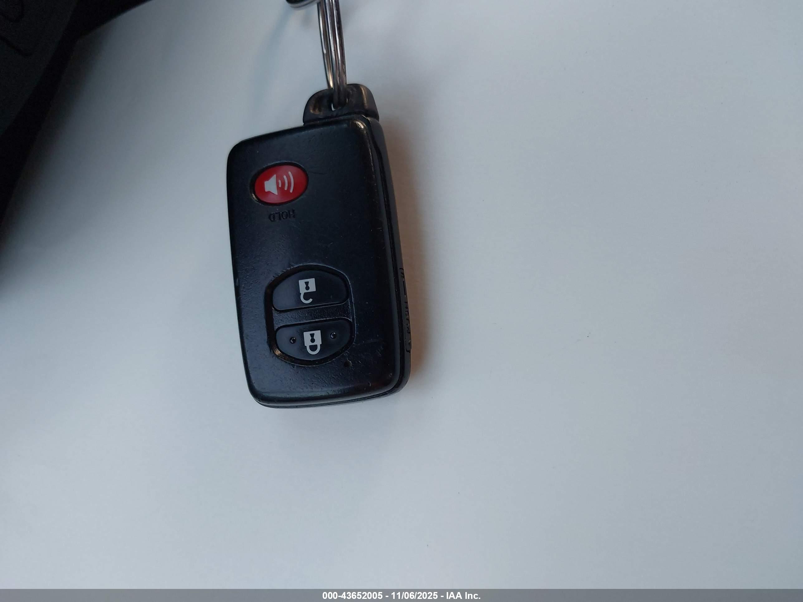 TOYOTA PRIUS image 11