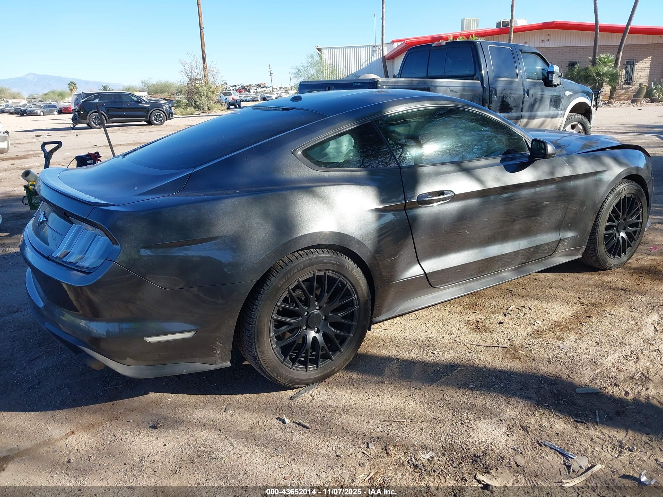 FORD MUSTANG image 4