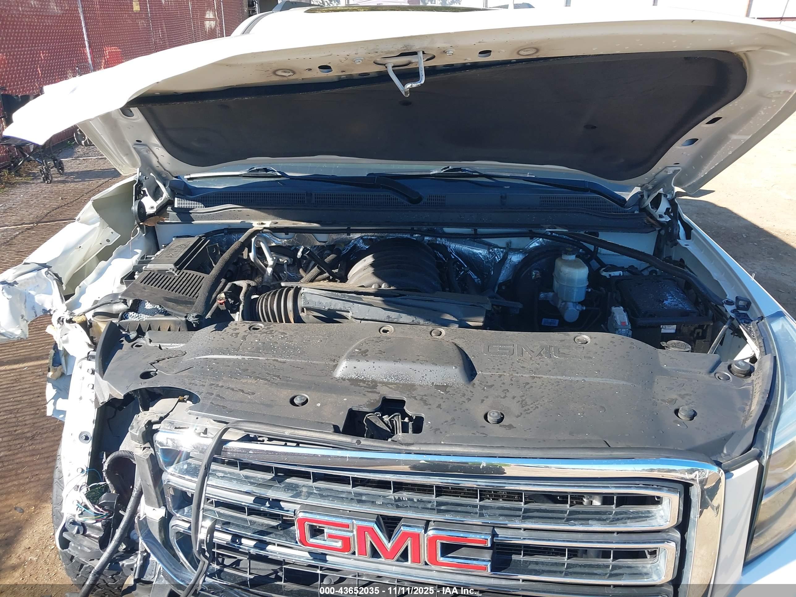 GMC YUKON image 10