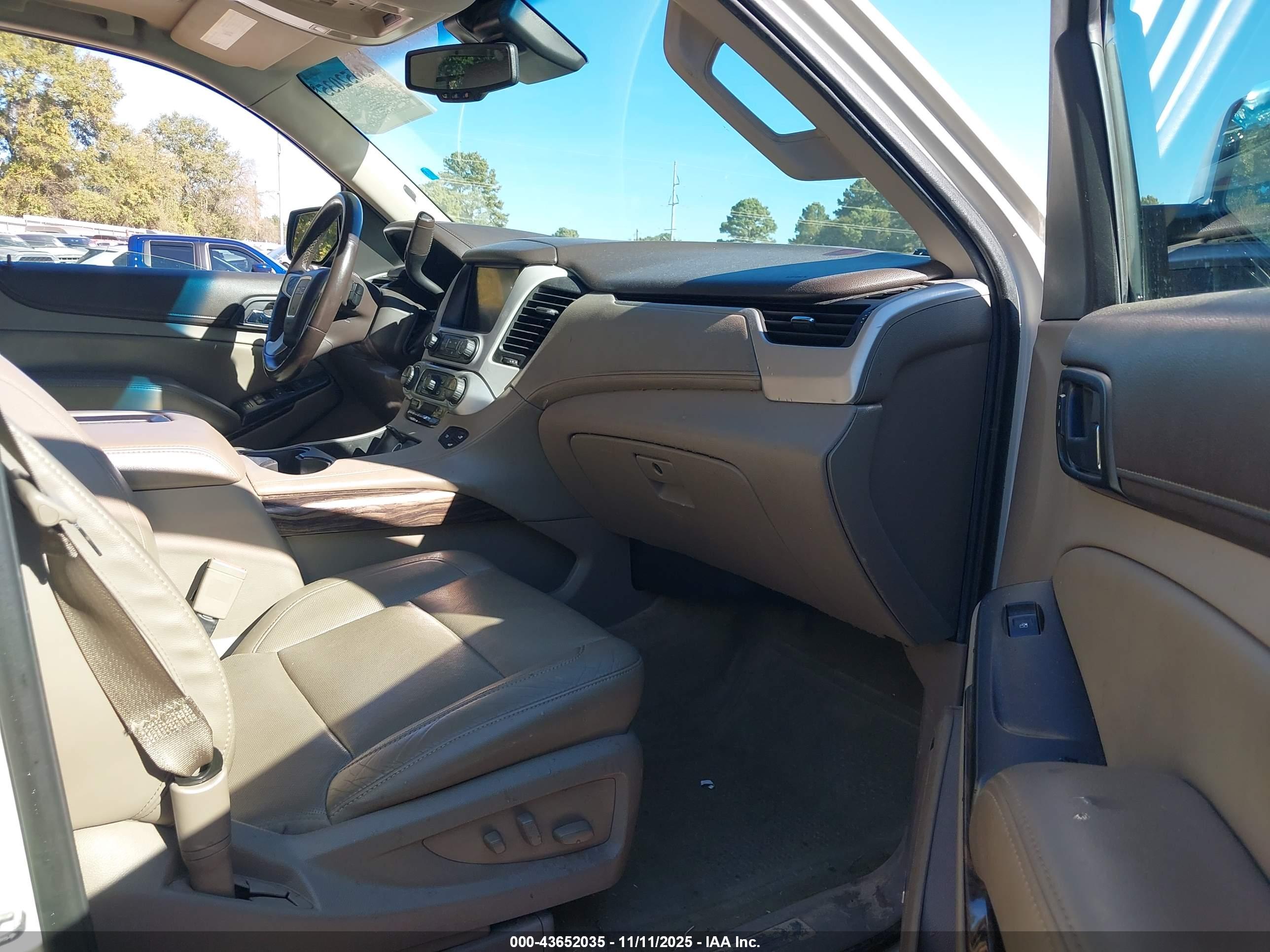 GMC YUKON image 5
