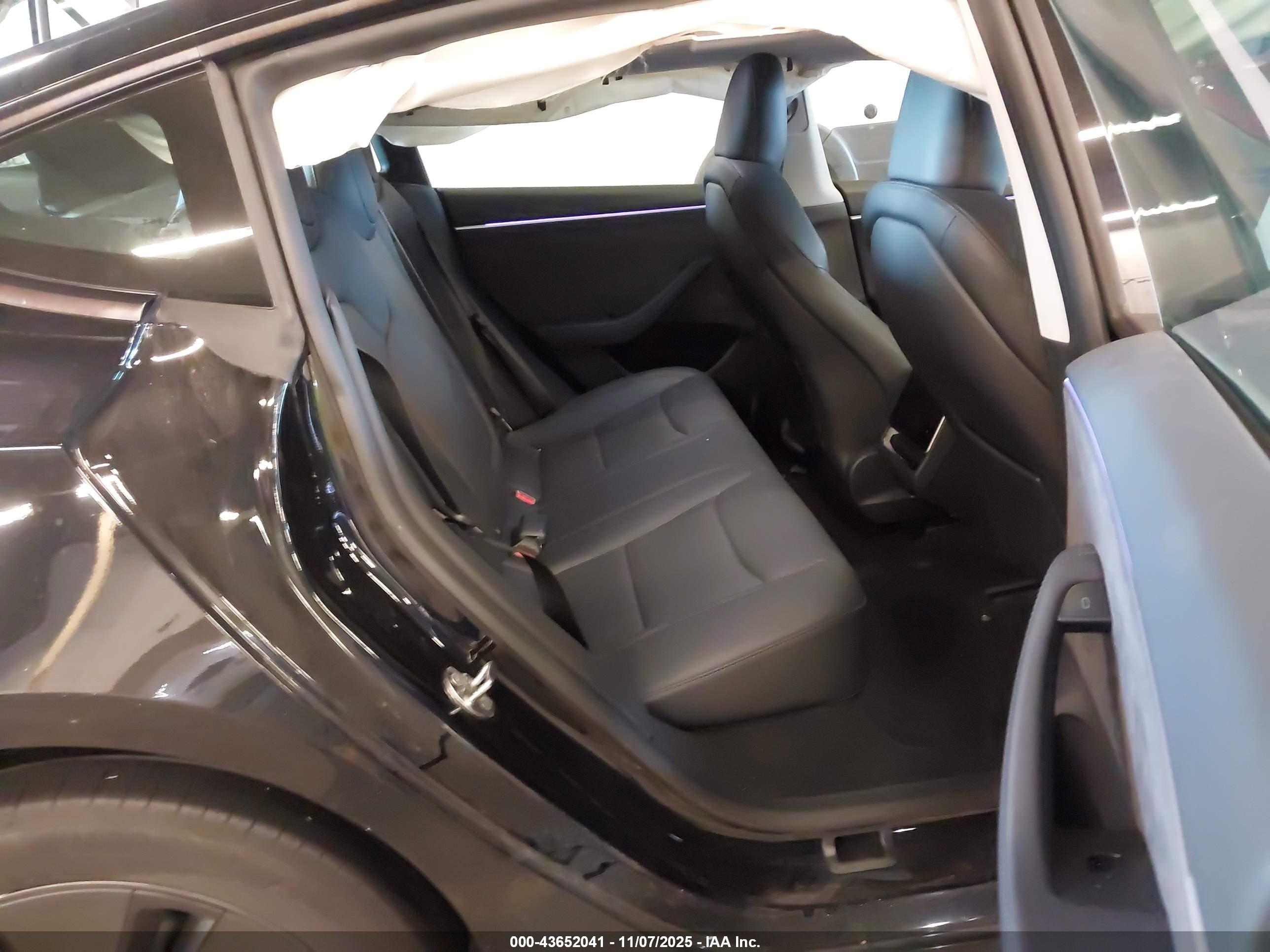 TESLA MODEL image 8
