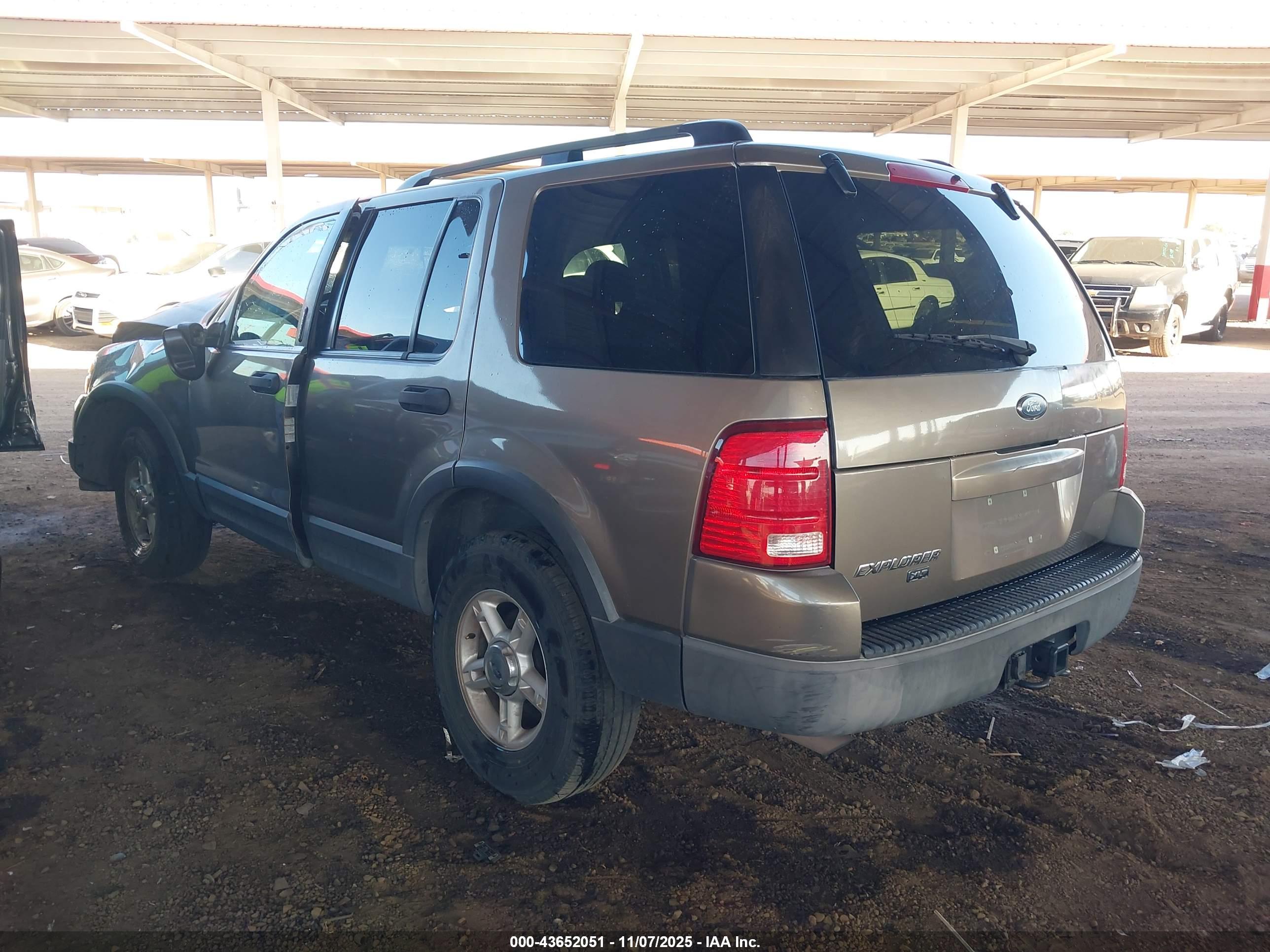 FORD EXPLORER image 3