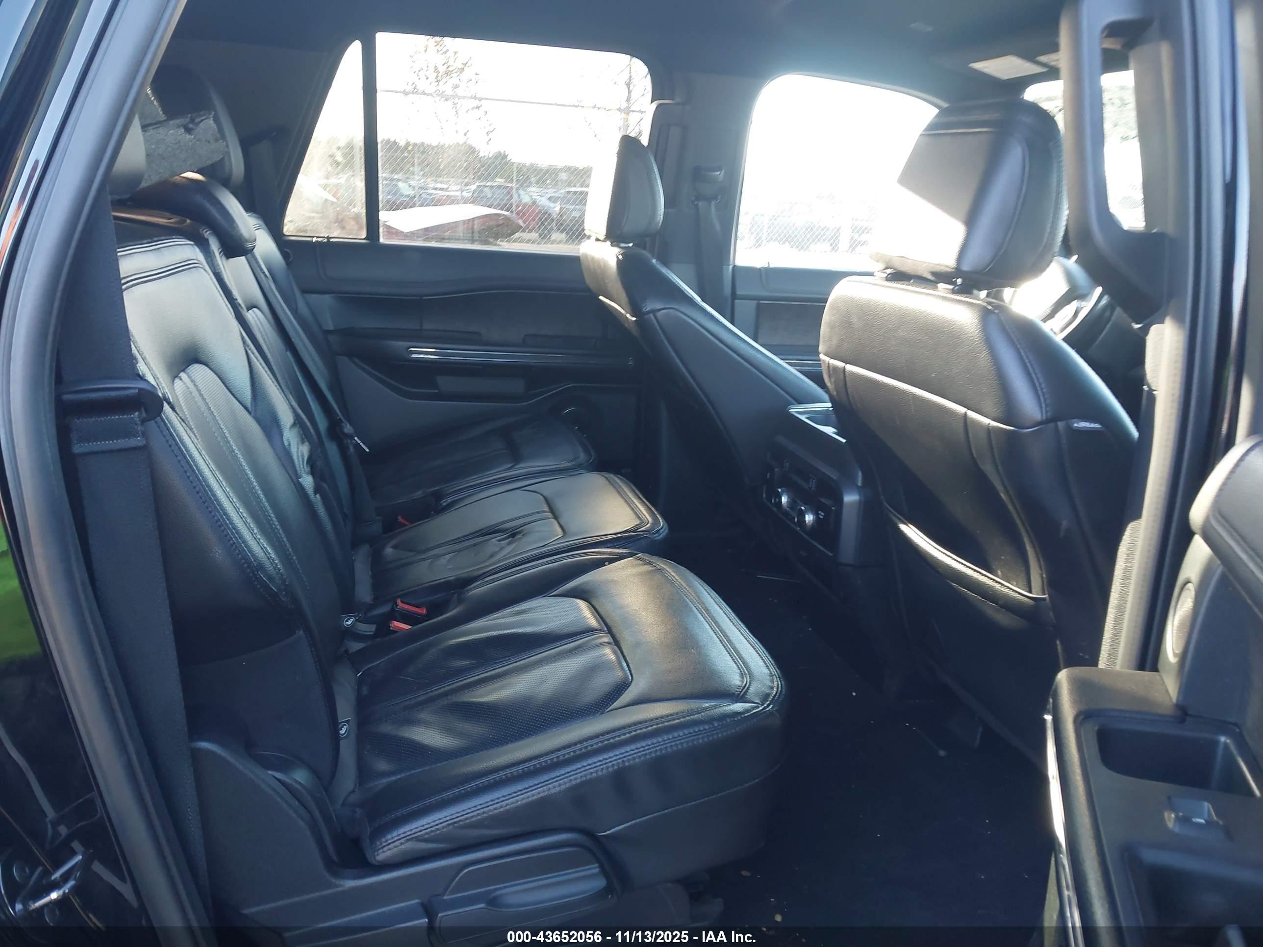 FORD EXPEDITION image 8
