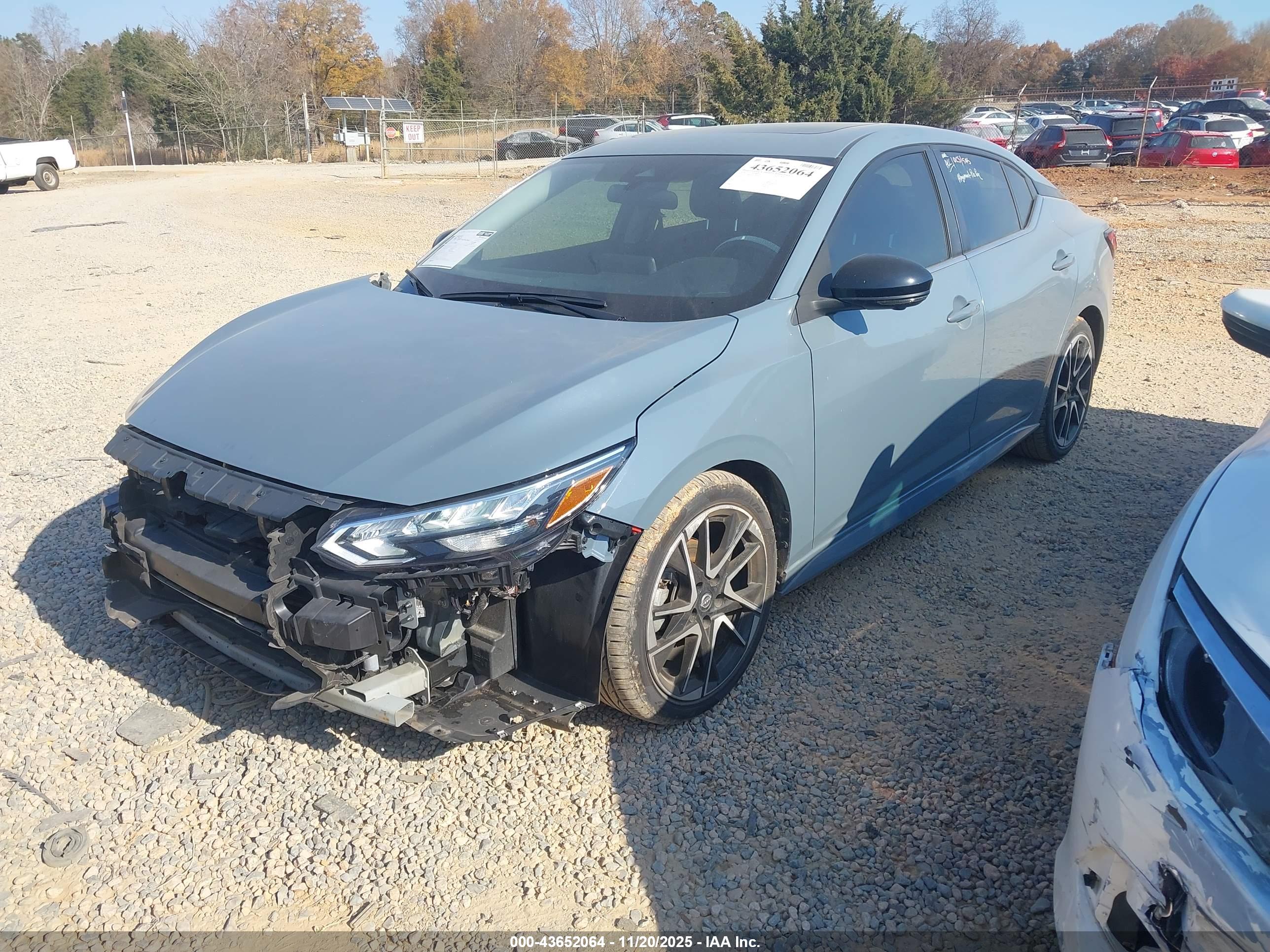 NISSAN SENTRA image 2