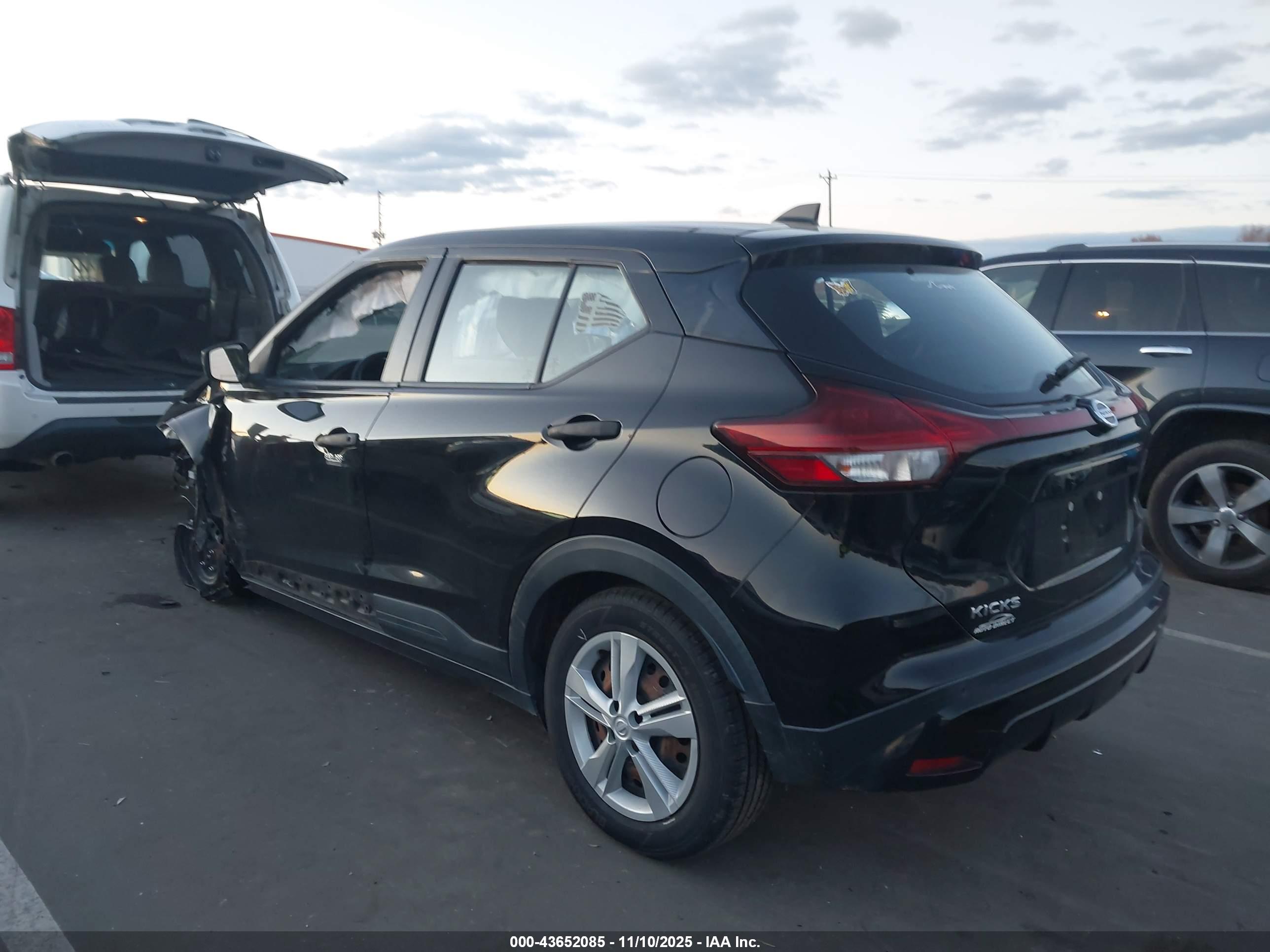 NISSAN KICKS image 3