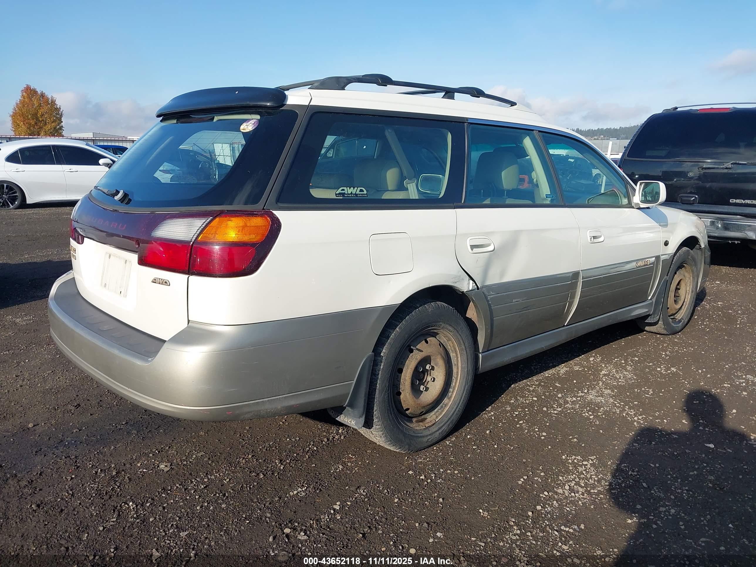 SUBARU OUTBACK image 4