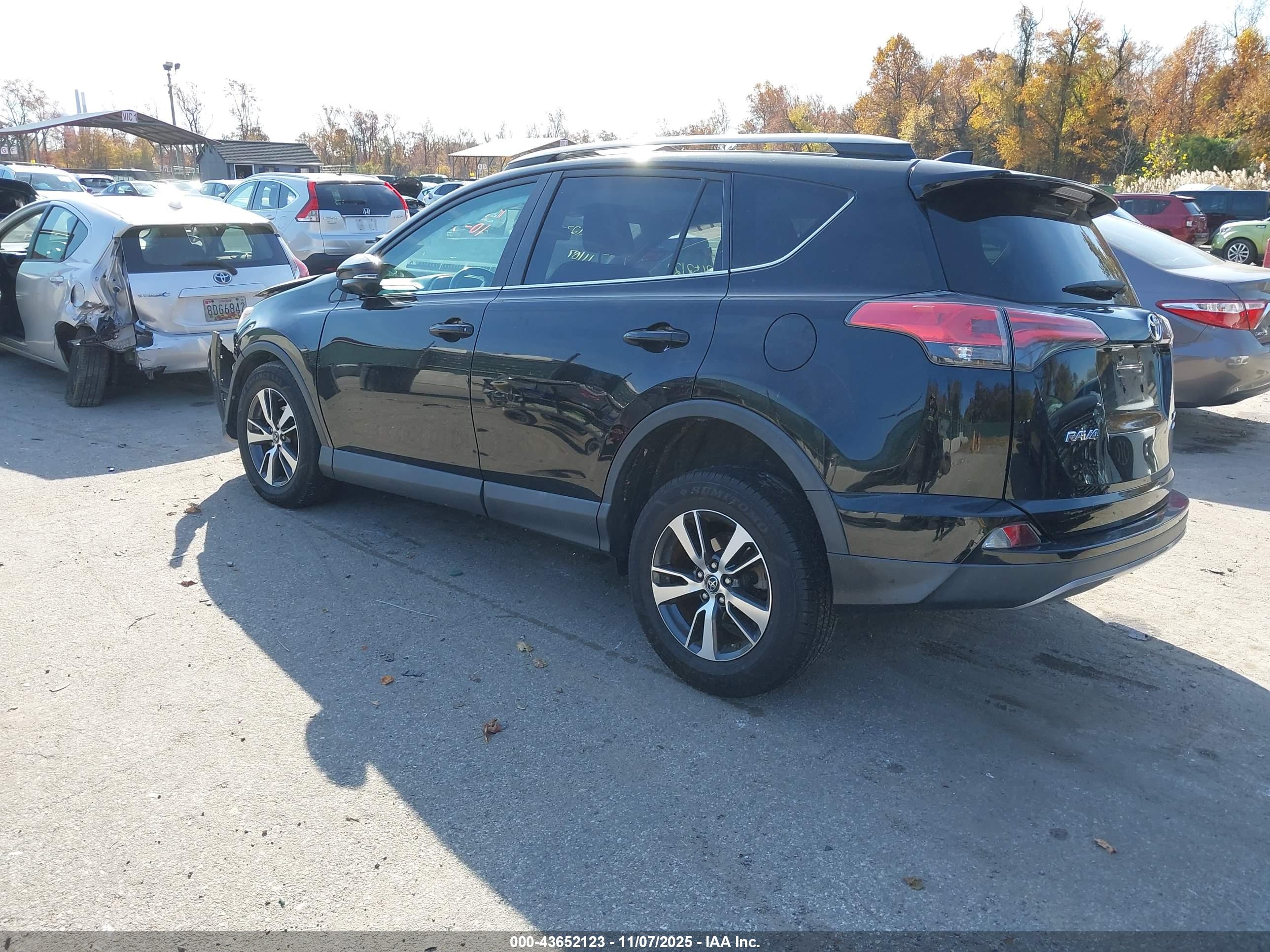 TOYOTA RAV4 image 3