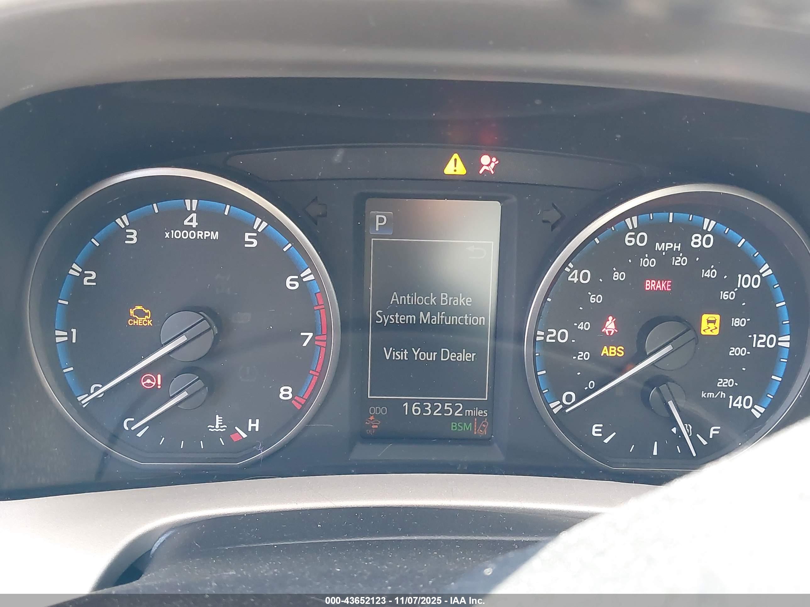 TOYOTA RAV4 image 7