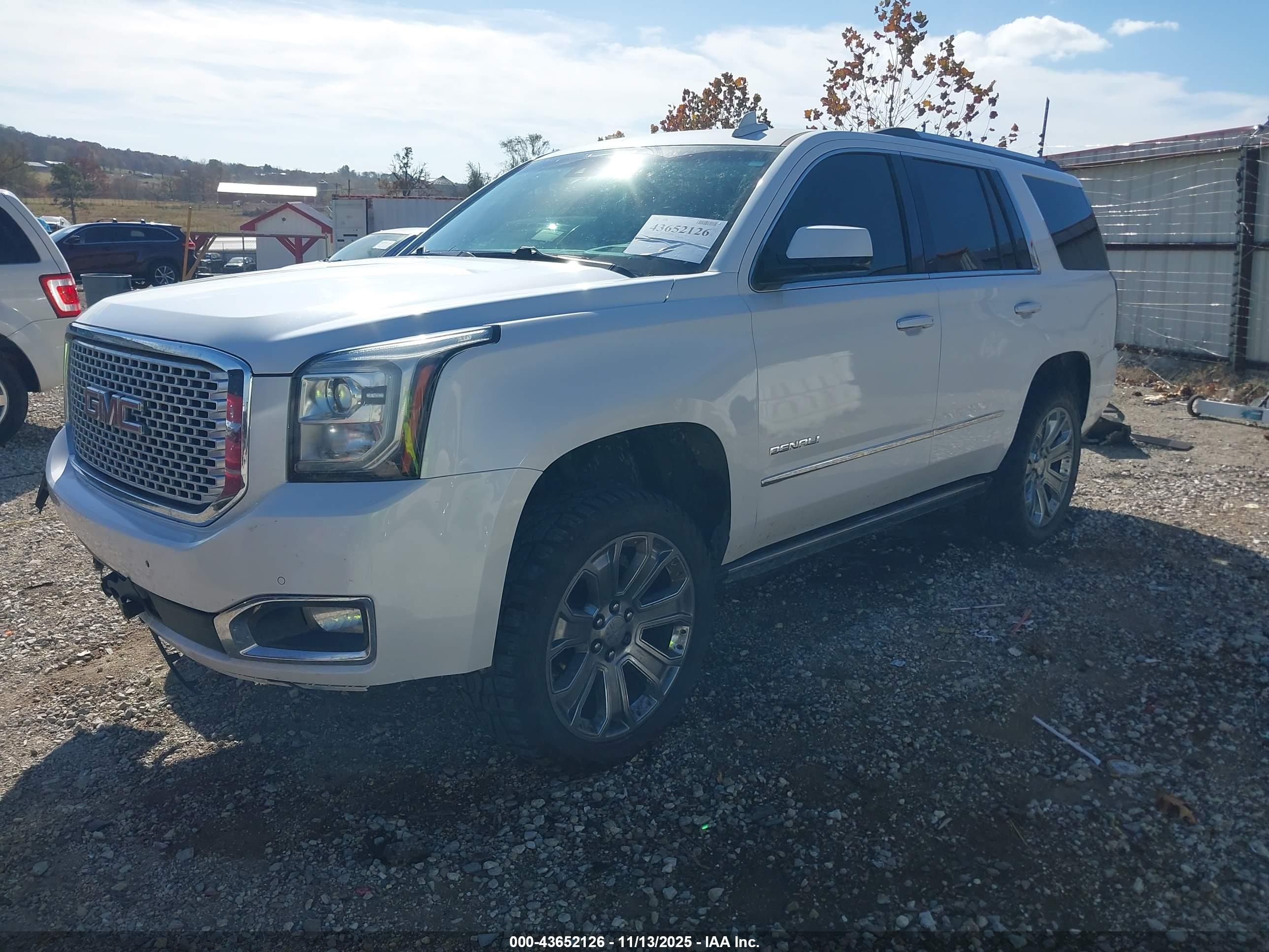 GMC YUKON image 2
