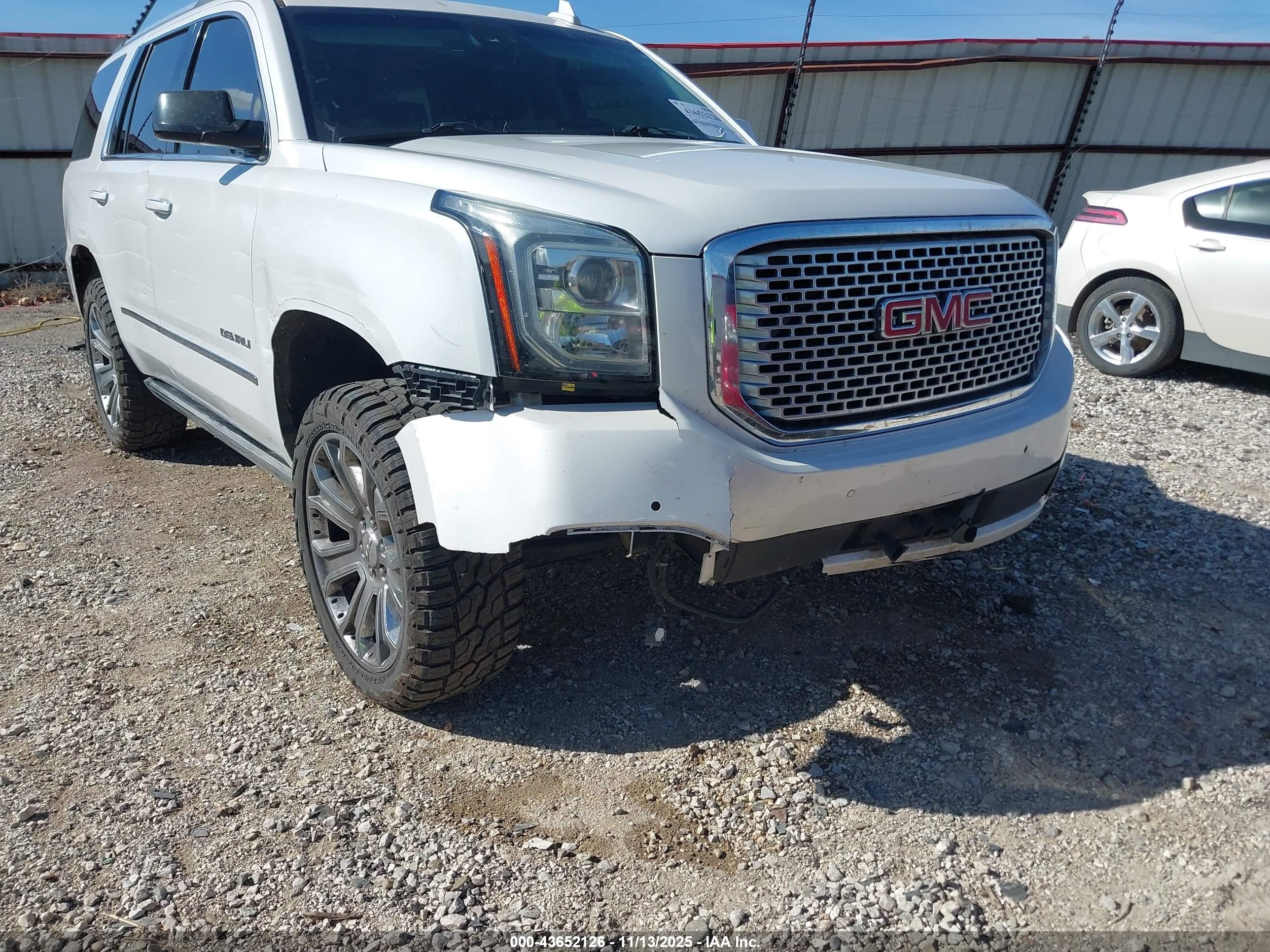 GMC YUKON image 6