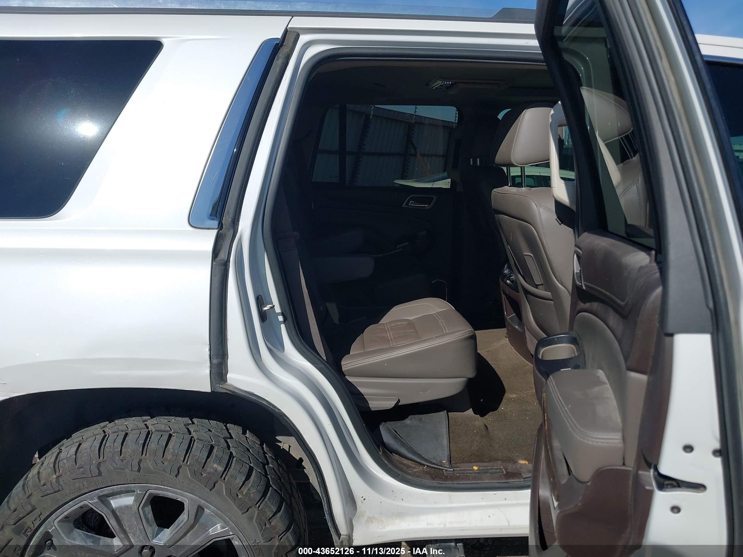 GMC YUKON image 8