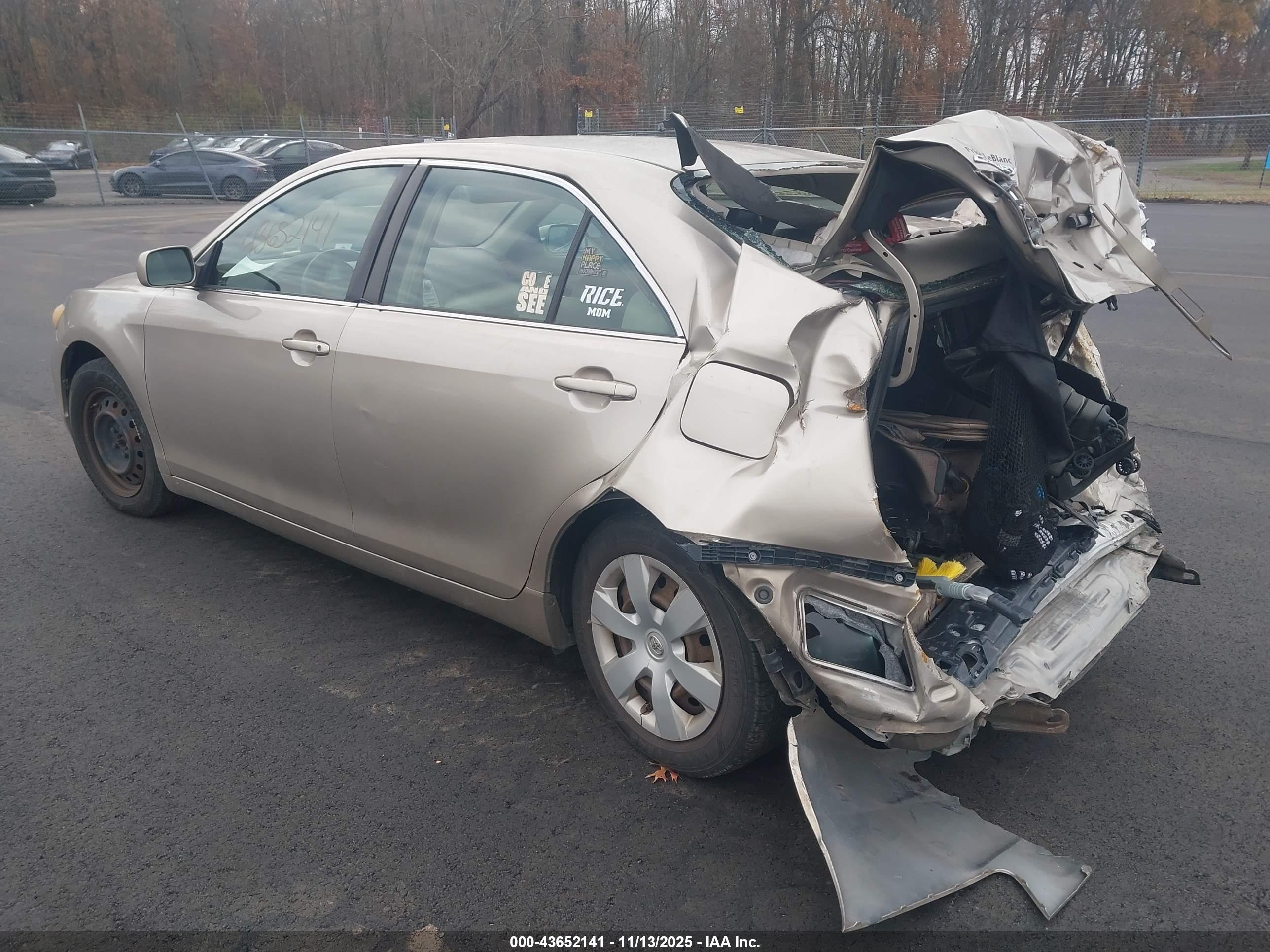 TOYOTA CAMRY image 3