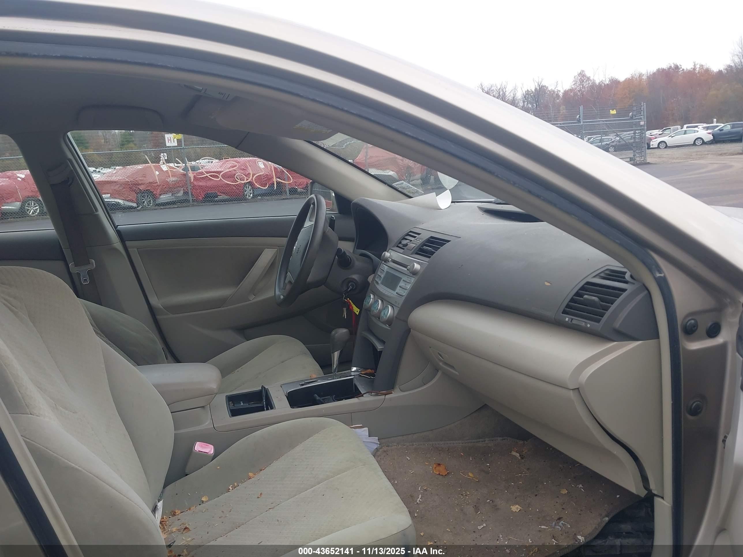 TOYOTA CAMRY image 5