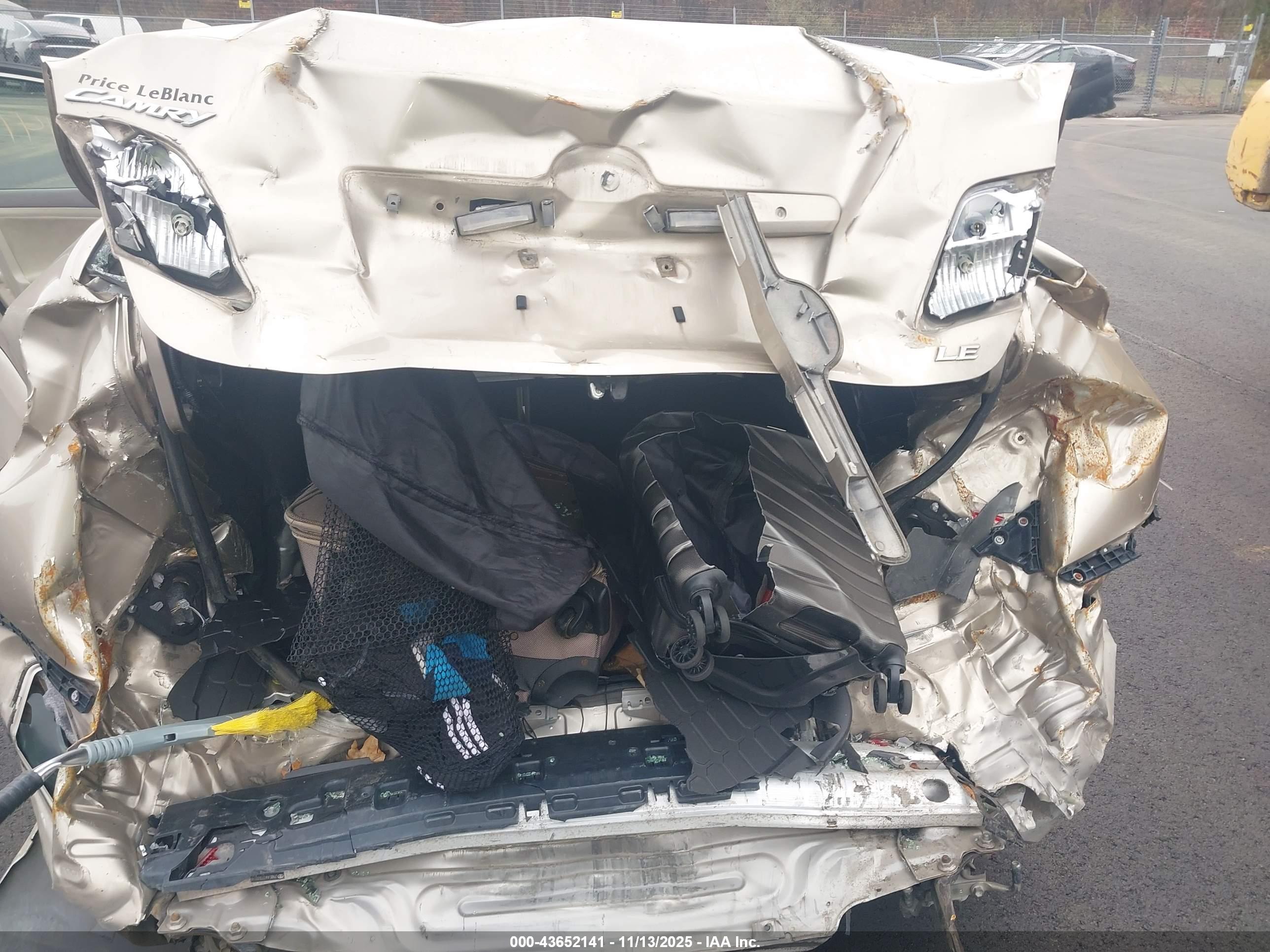 TOYOTA CAMRY image 6