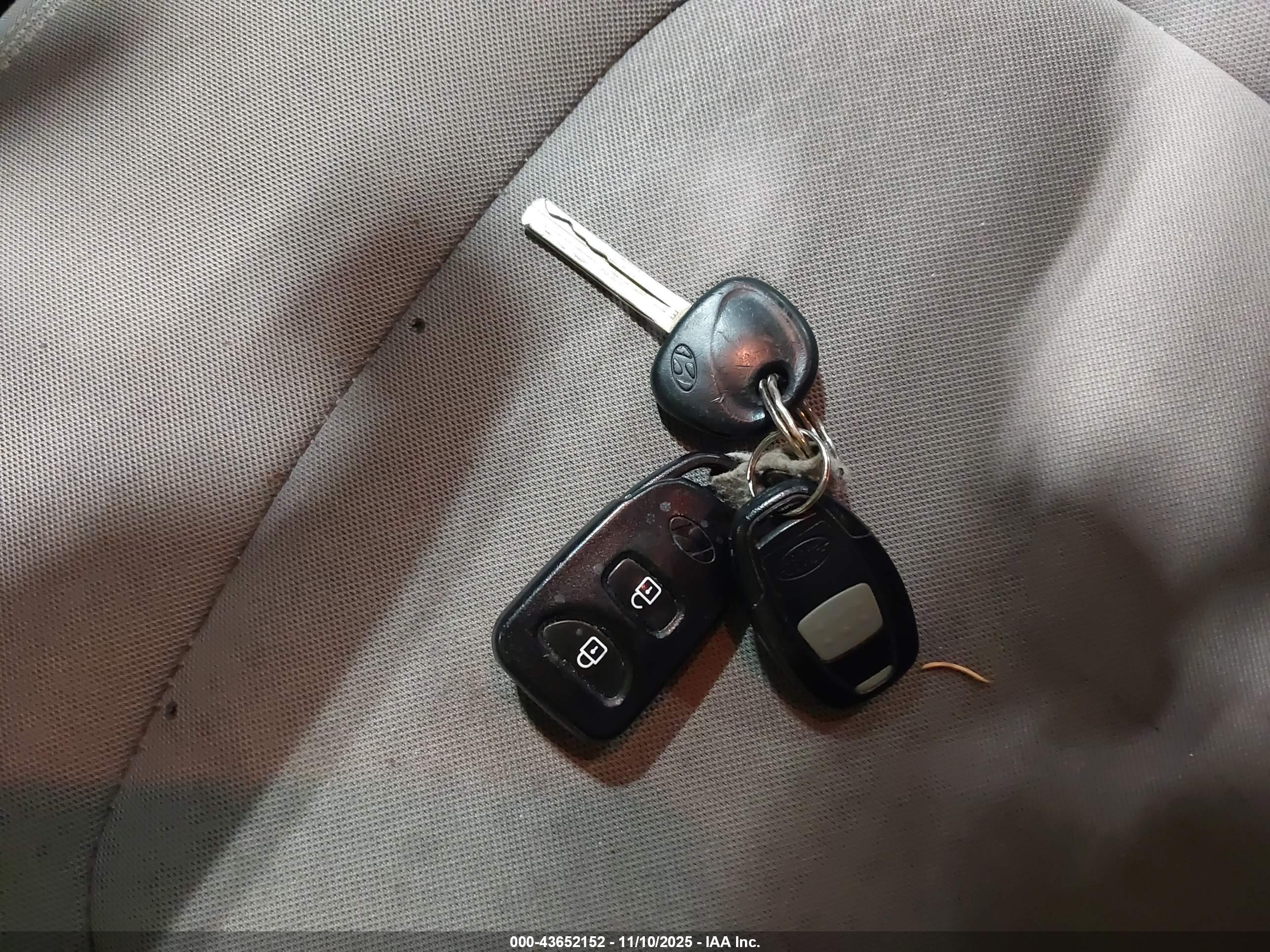 HYUNDAI TUCSON image 11