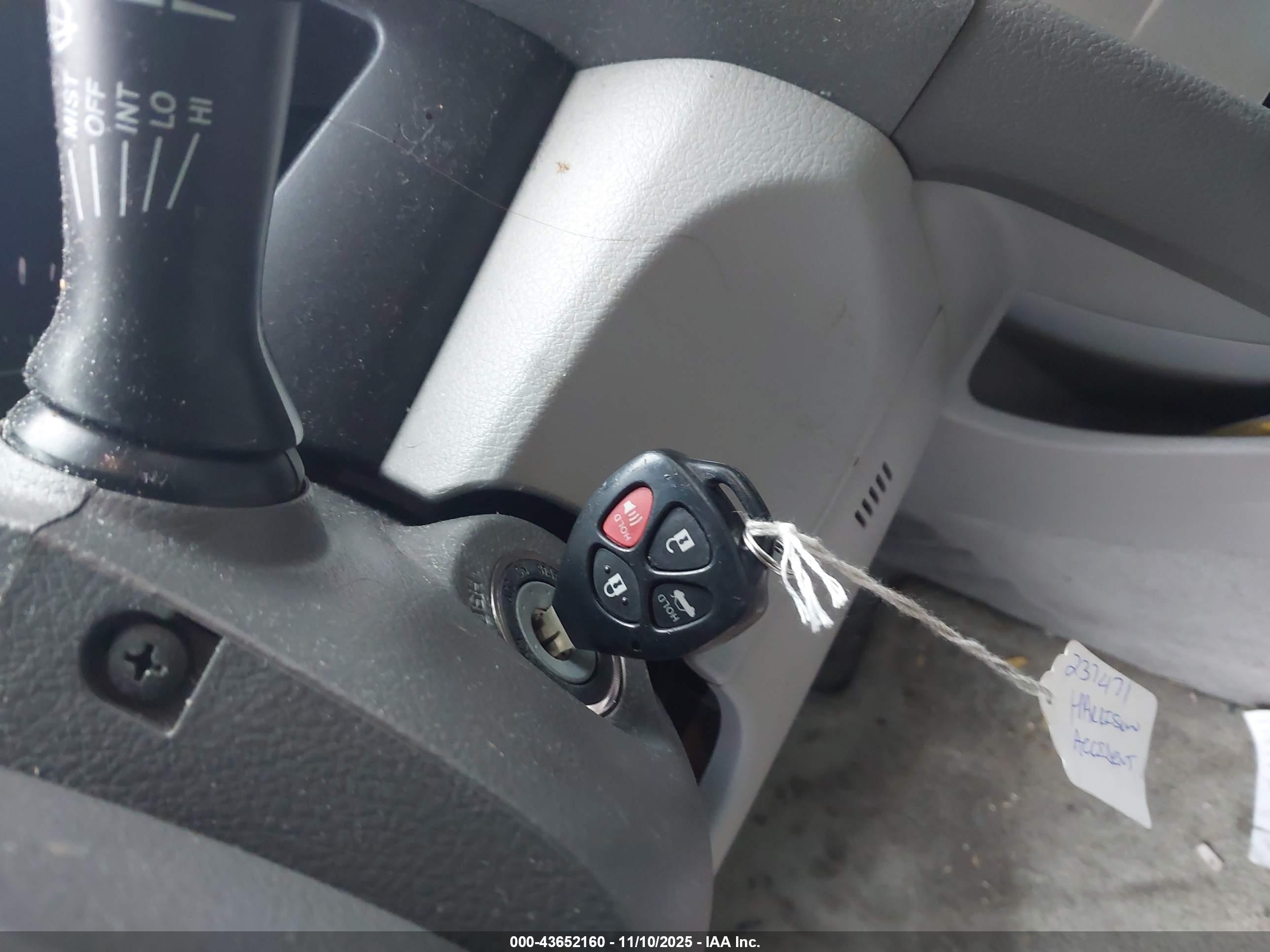 TOYOTA CAMRY image 11