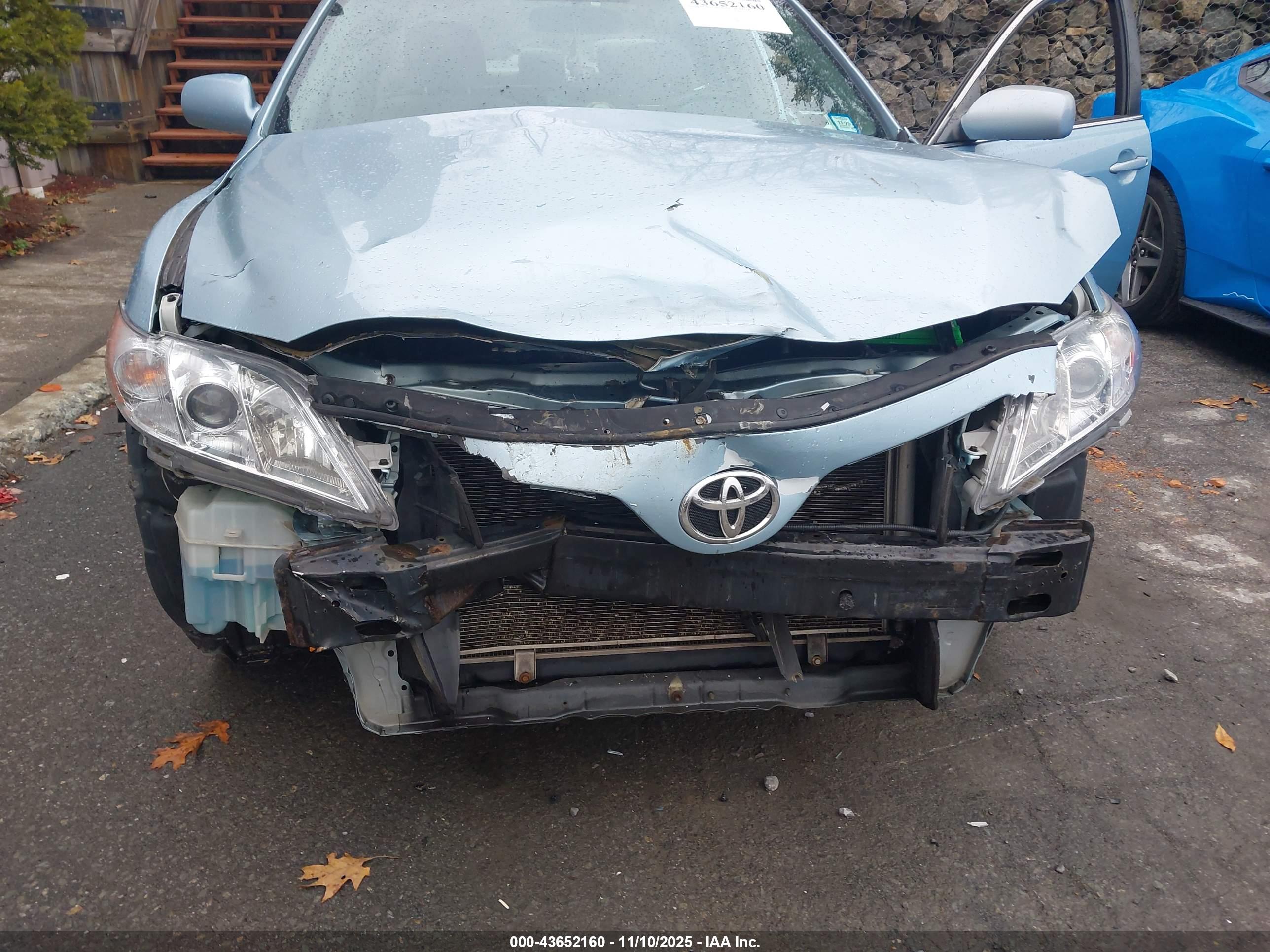 TOYOTA CAMRY image 6