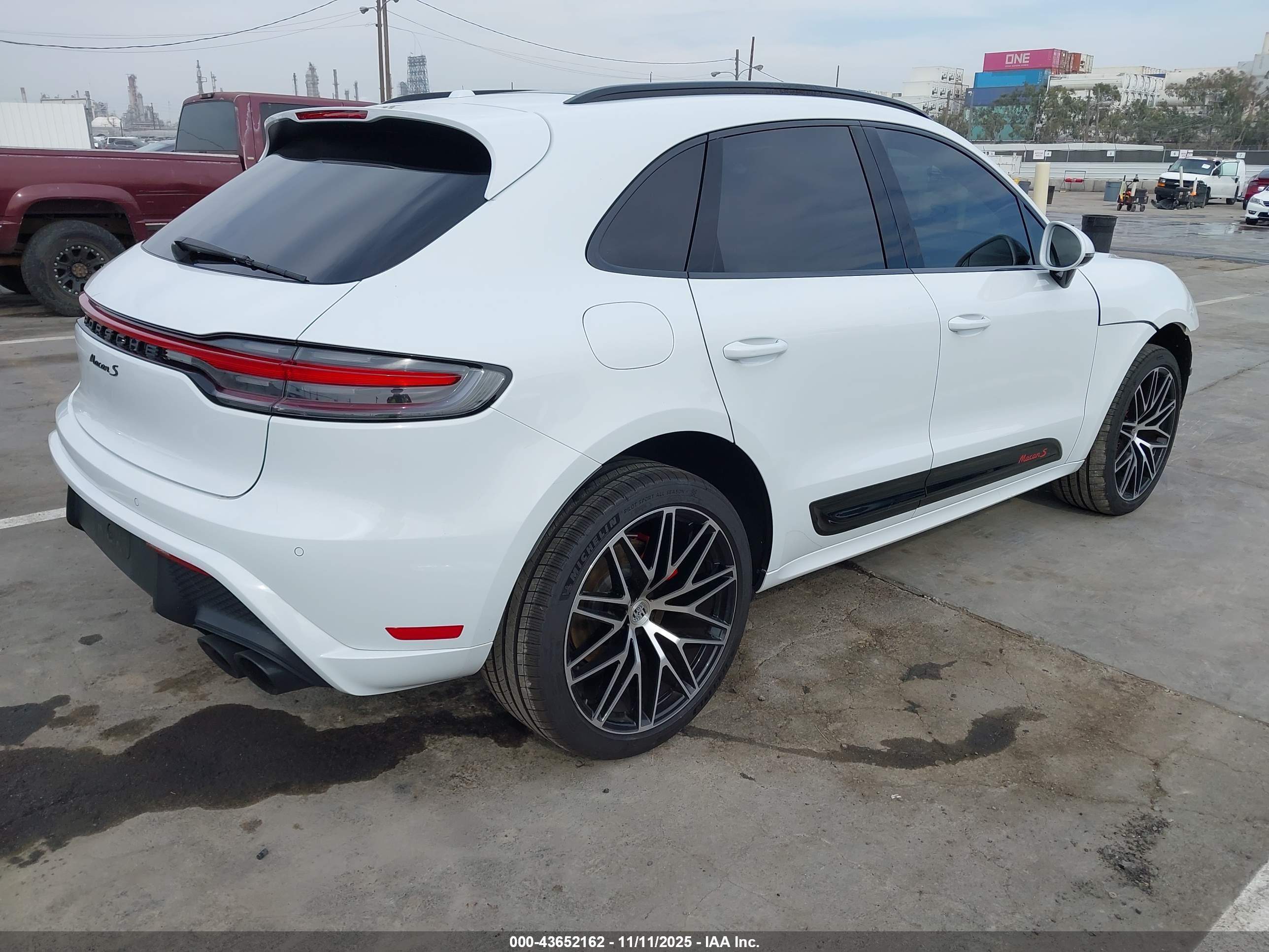 PORSCHE MACAN image 4