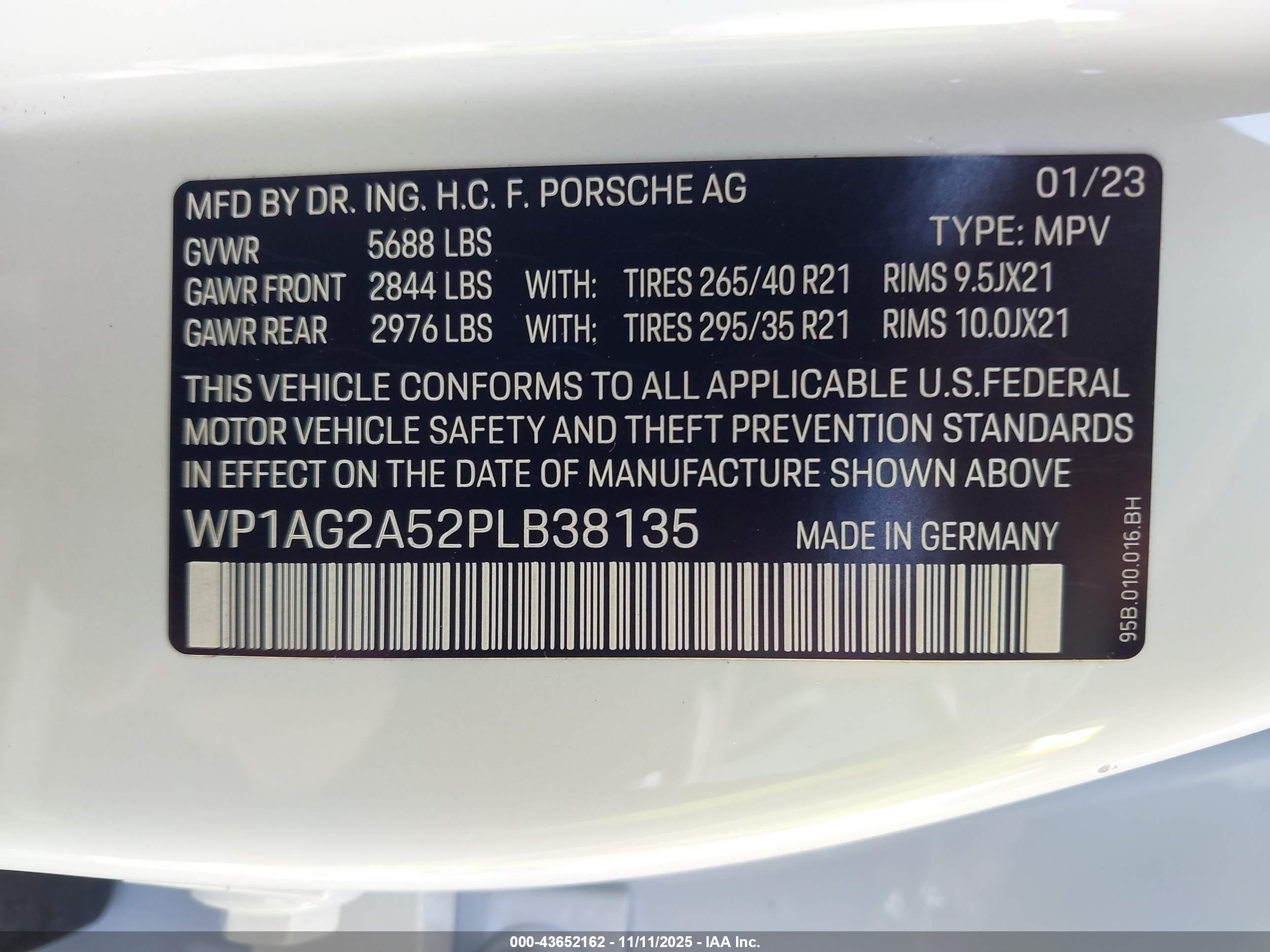 PORSCHE MACAN image 9