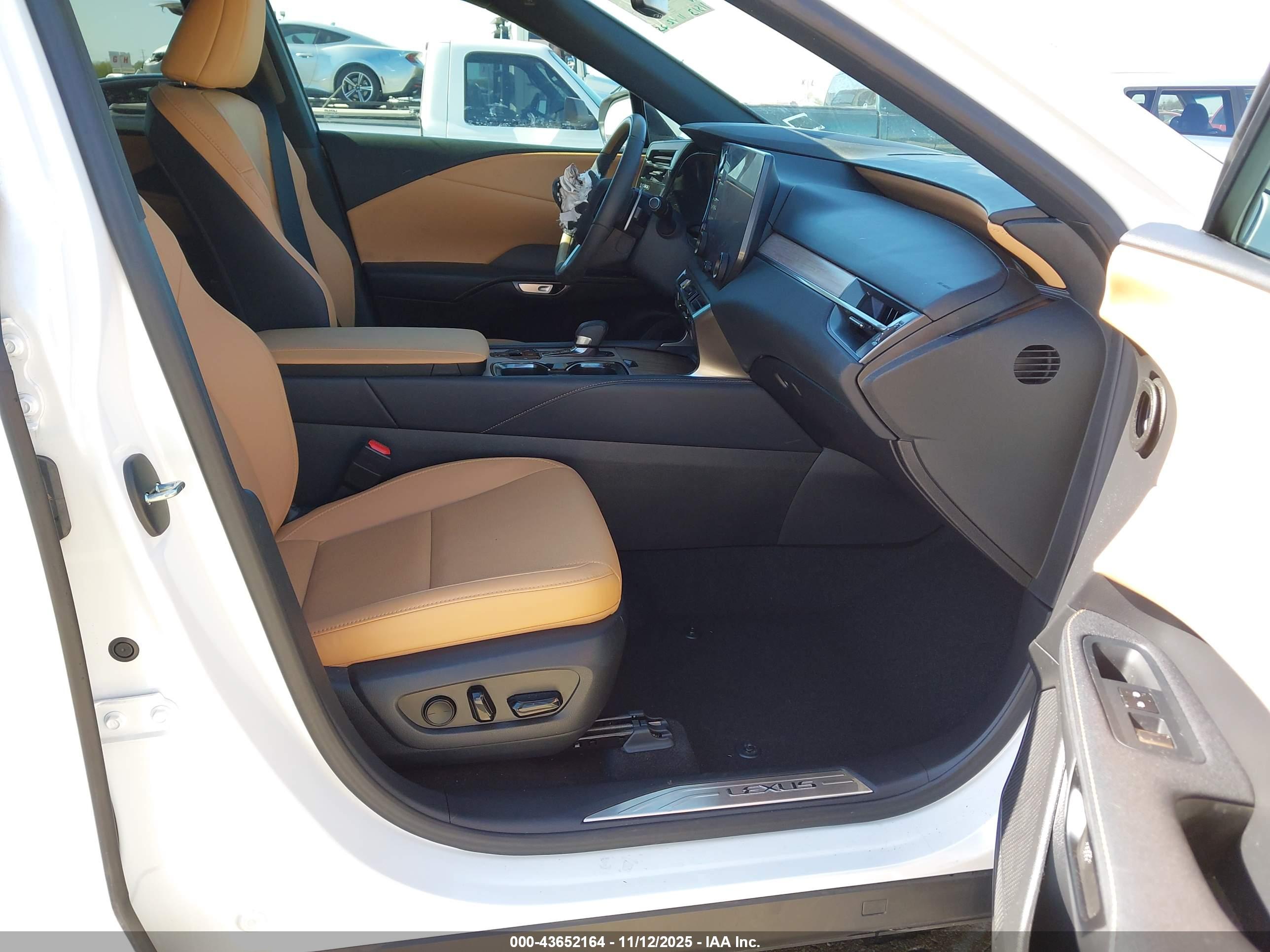 LEXUS RX image 5