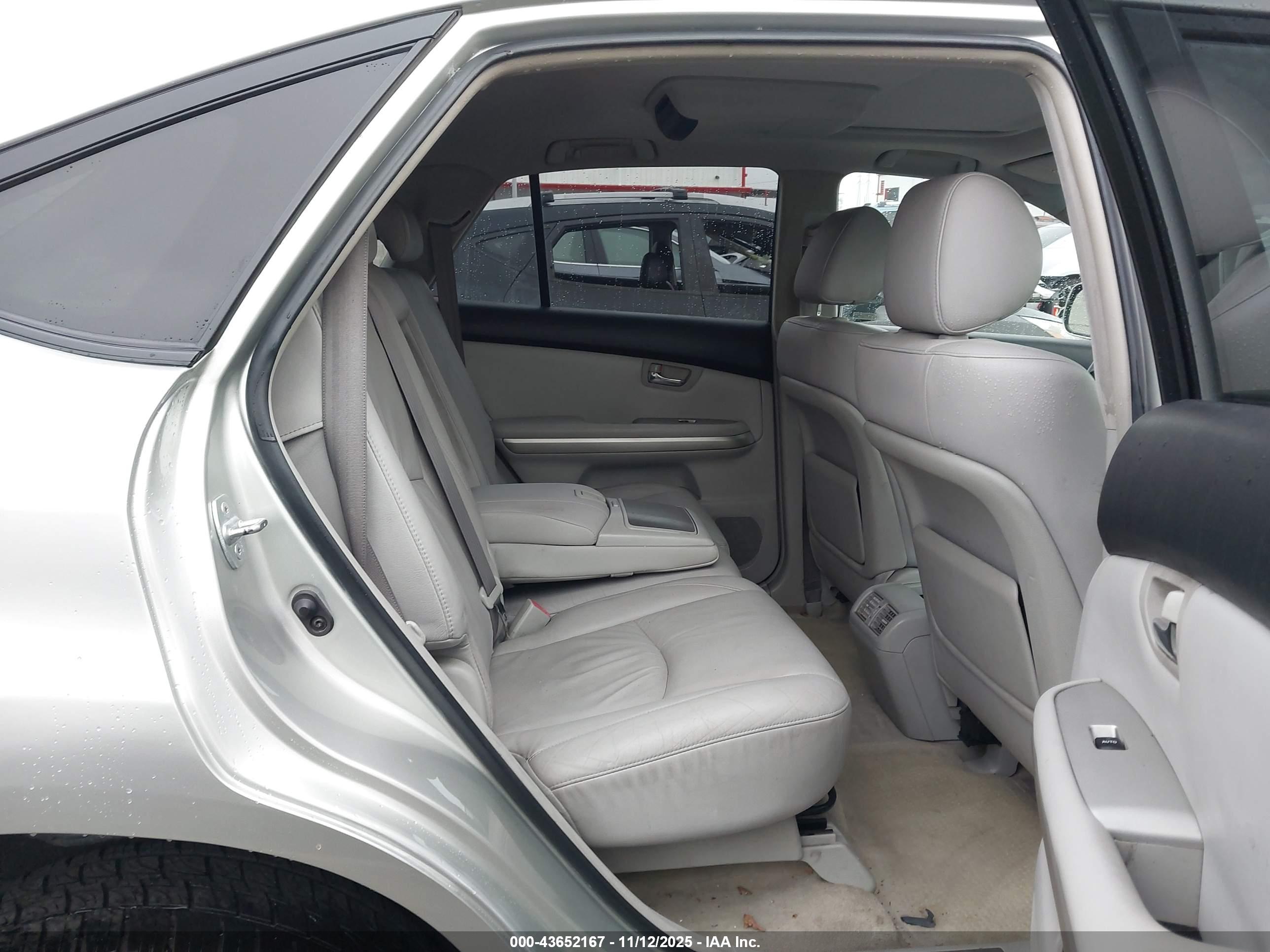 LEXUS RX image 8