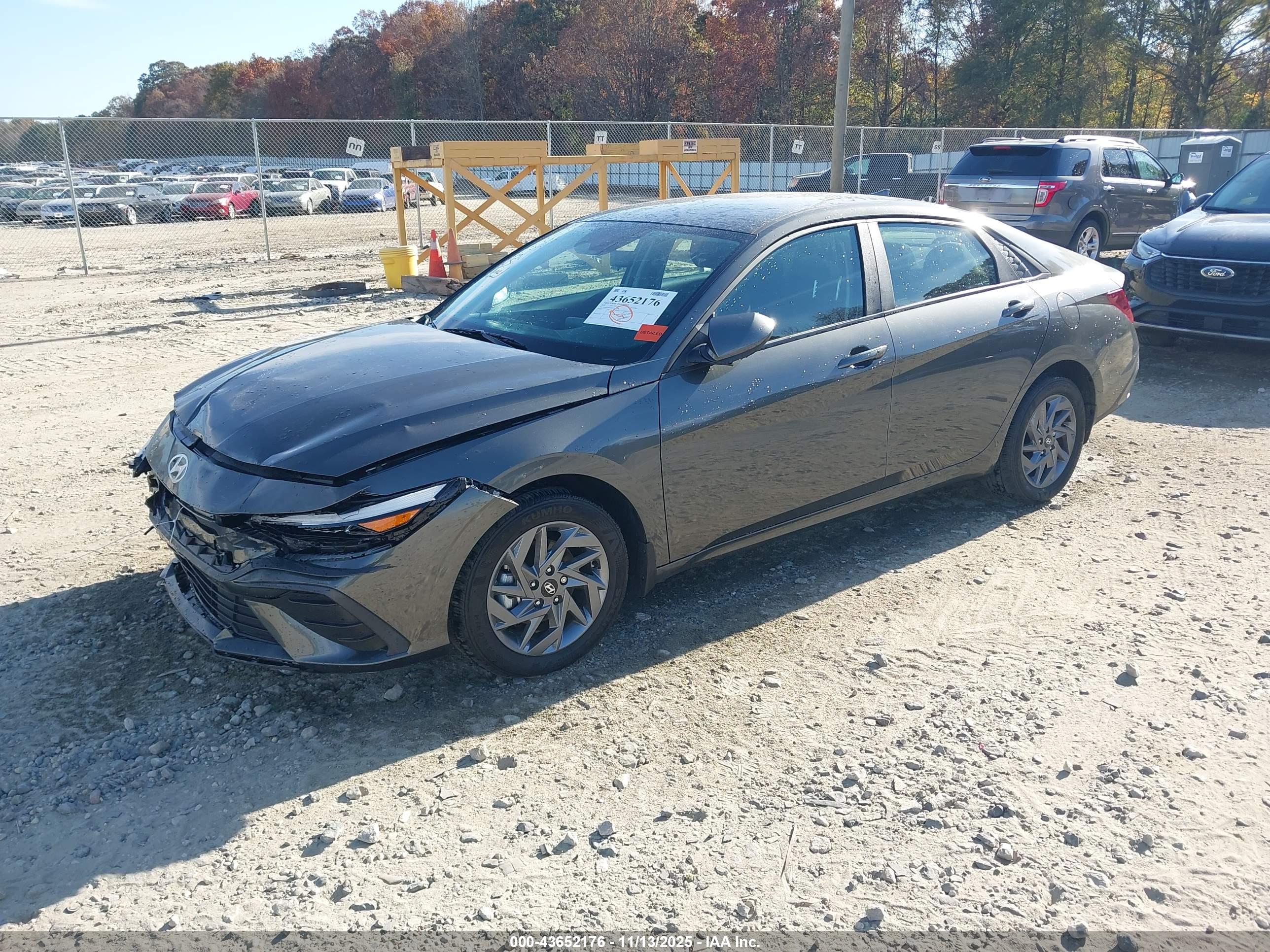 HYUNDAI ELANTRA image 2