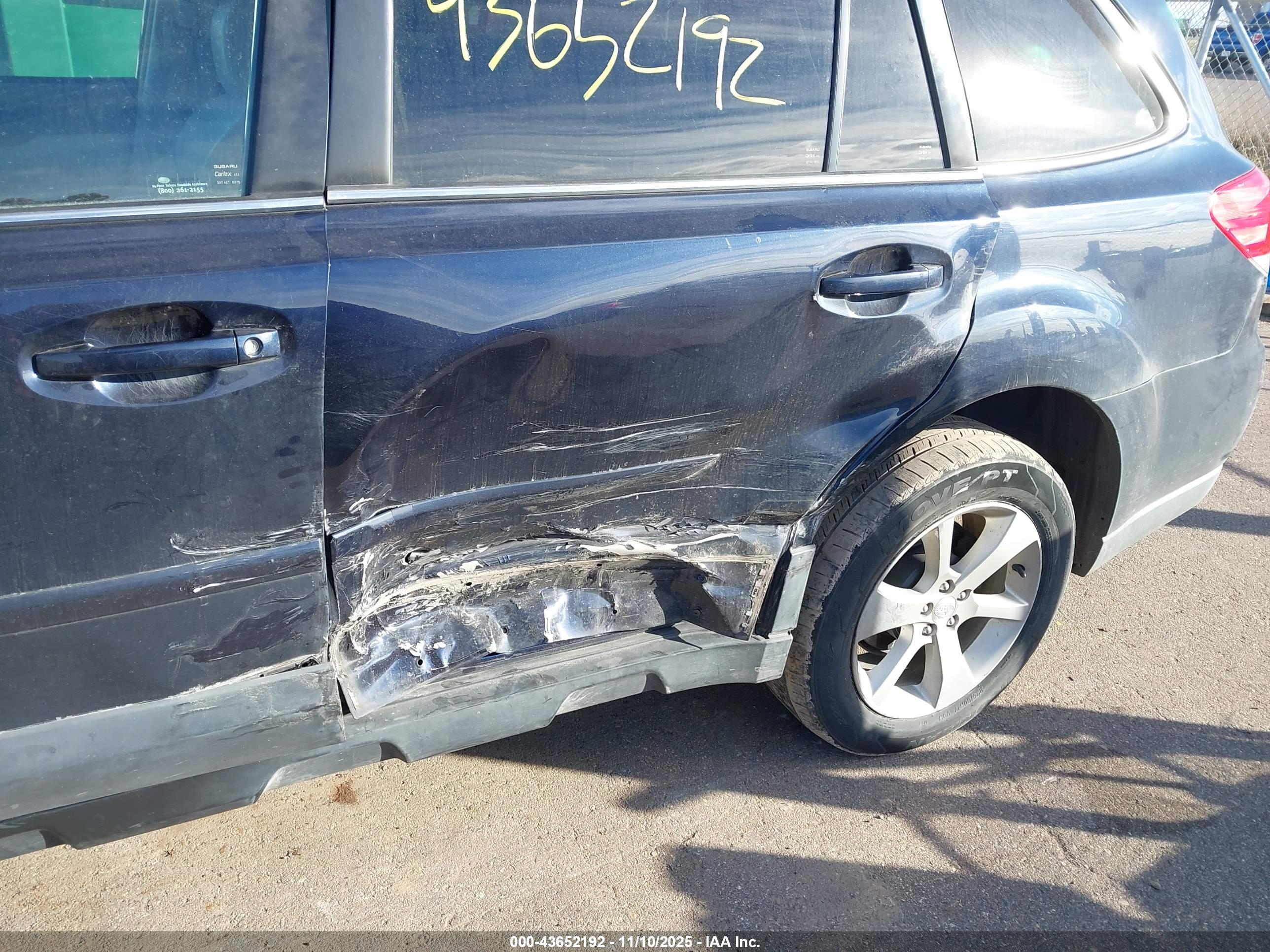 SUBARU OUTBACK image 6