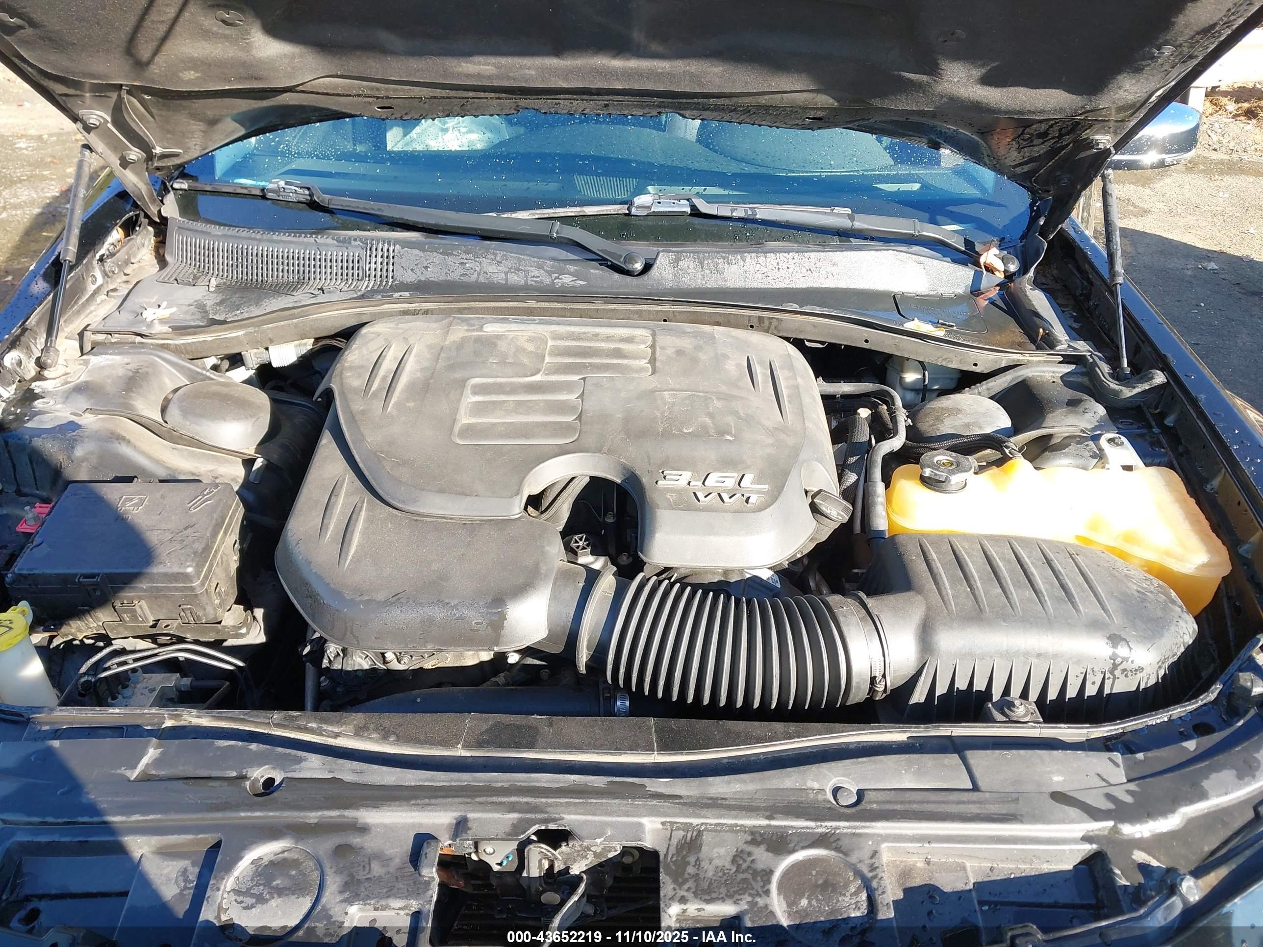 CHRYSLER 300C image 10