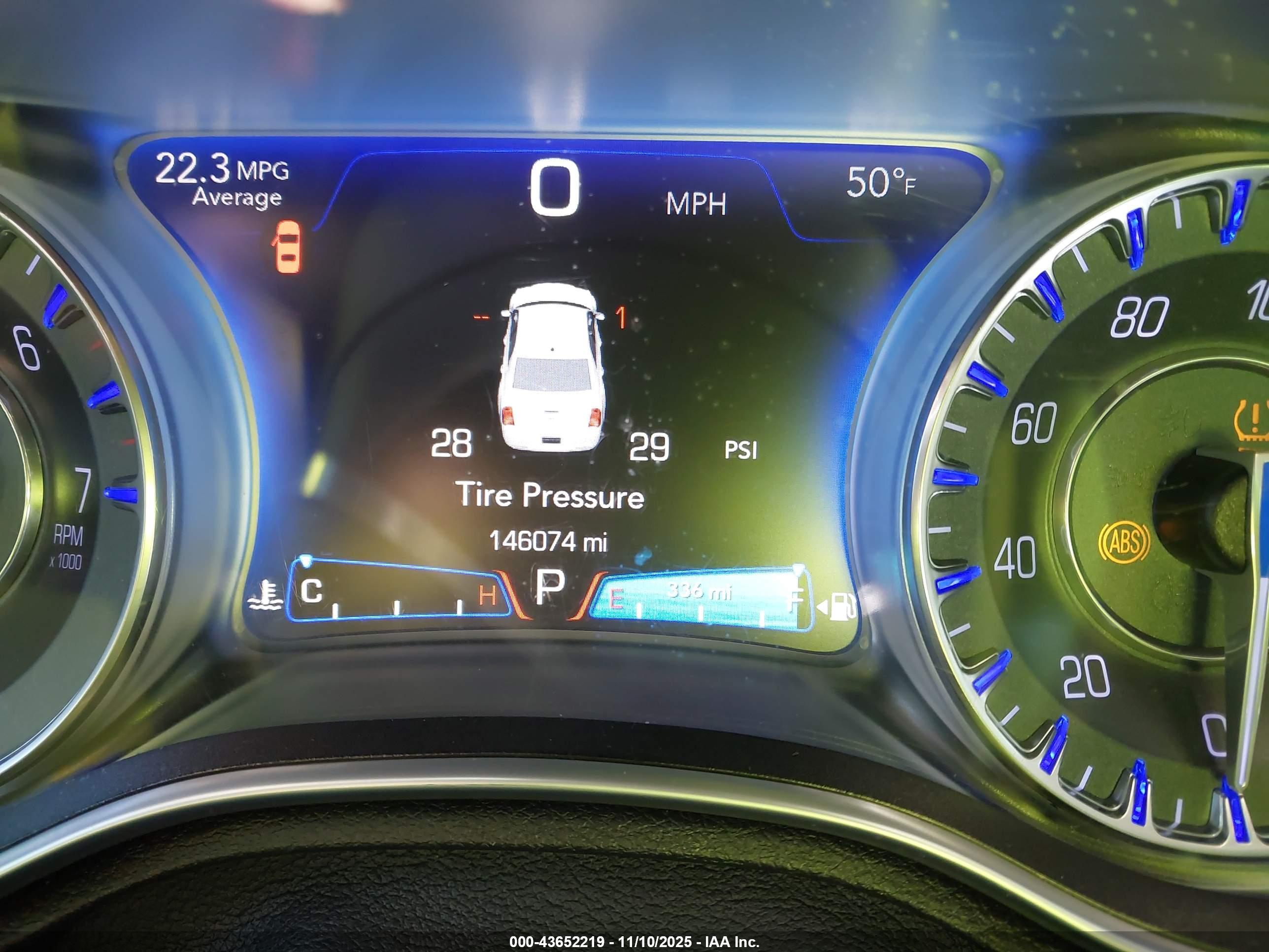 CHRYSLER 300C image 7