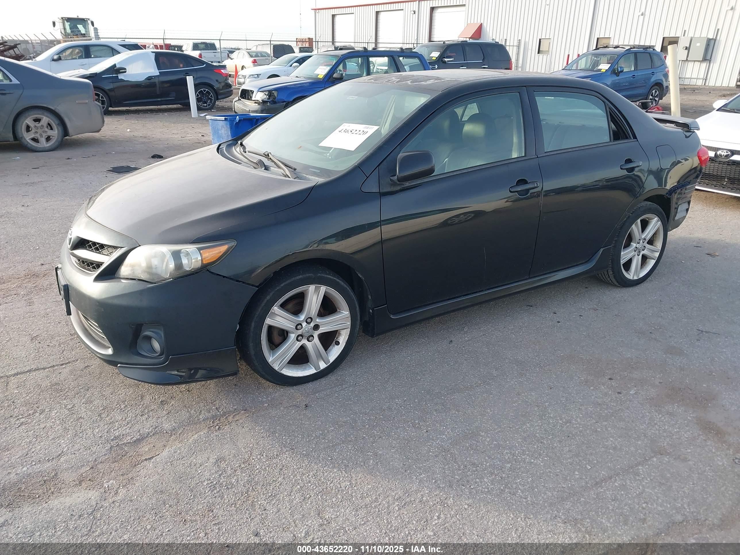 TOYOTA COROLLA image 2