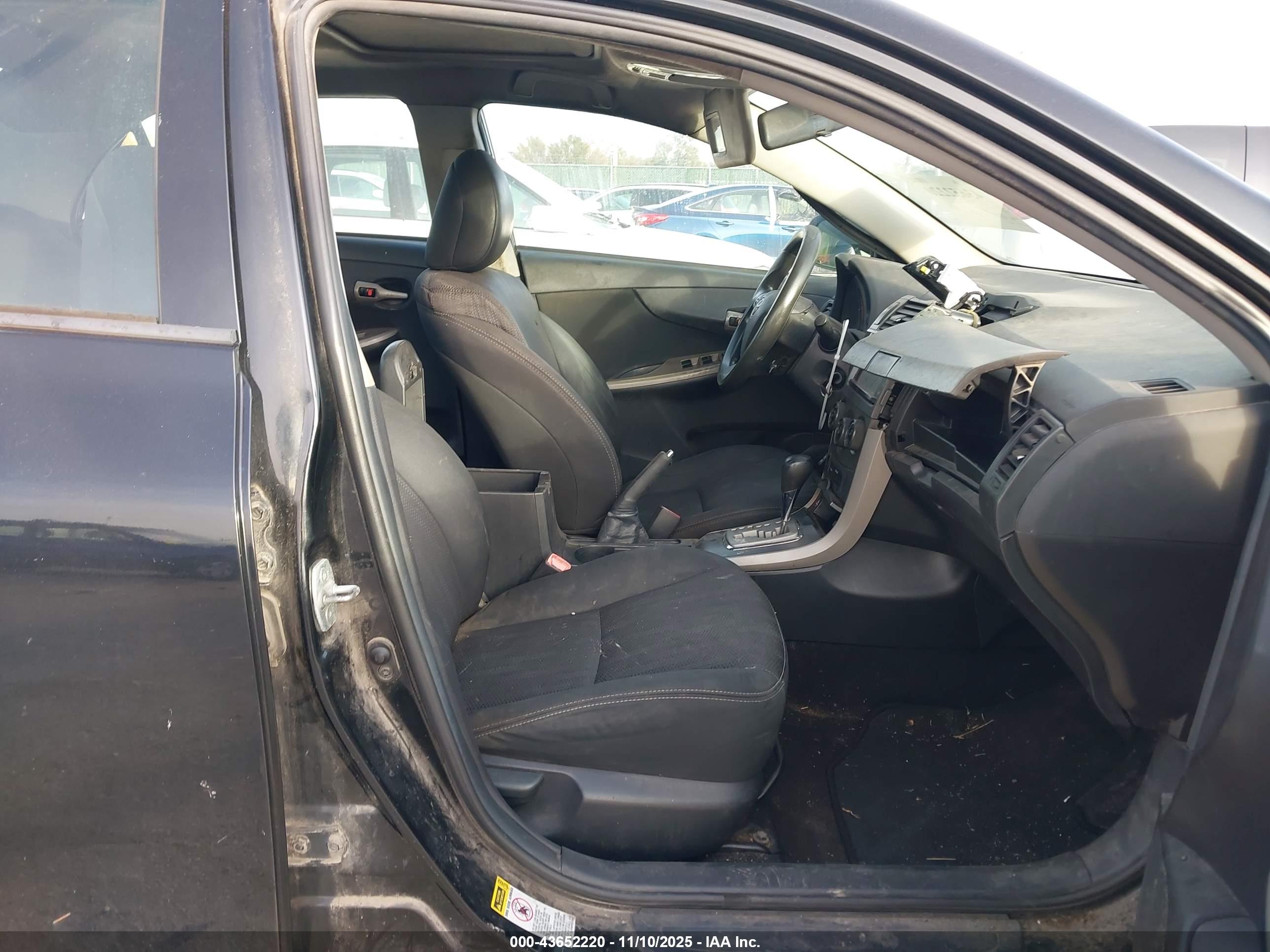 TOYOTA COROLLA image 5