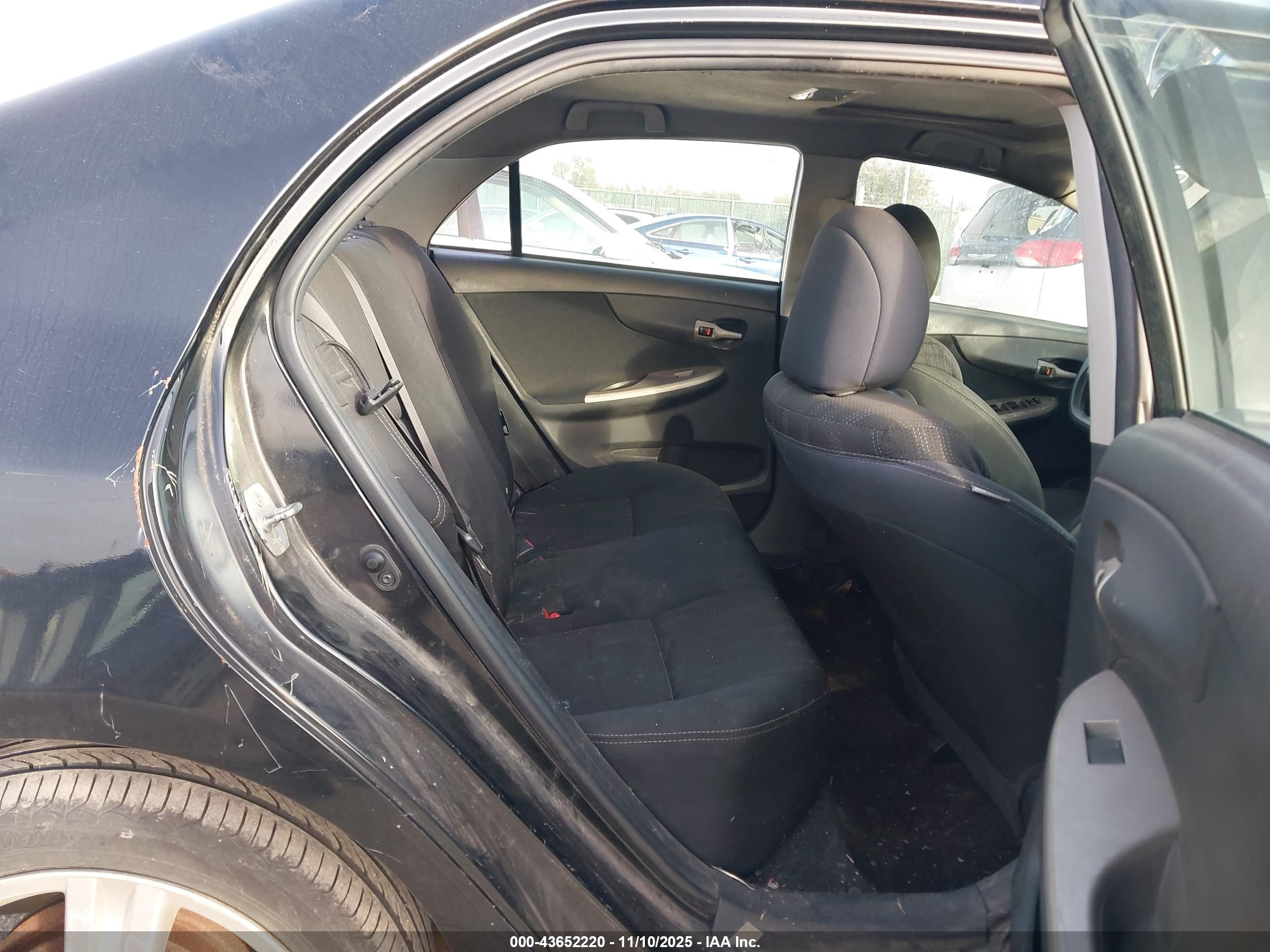 TOYOTA COROLLA image 8