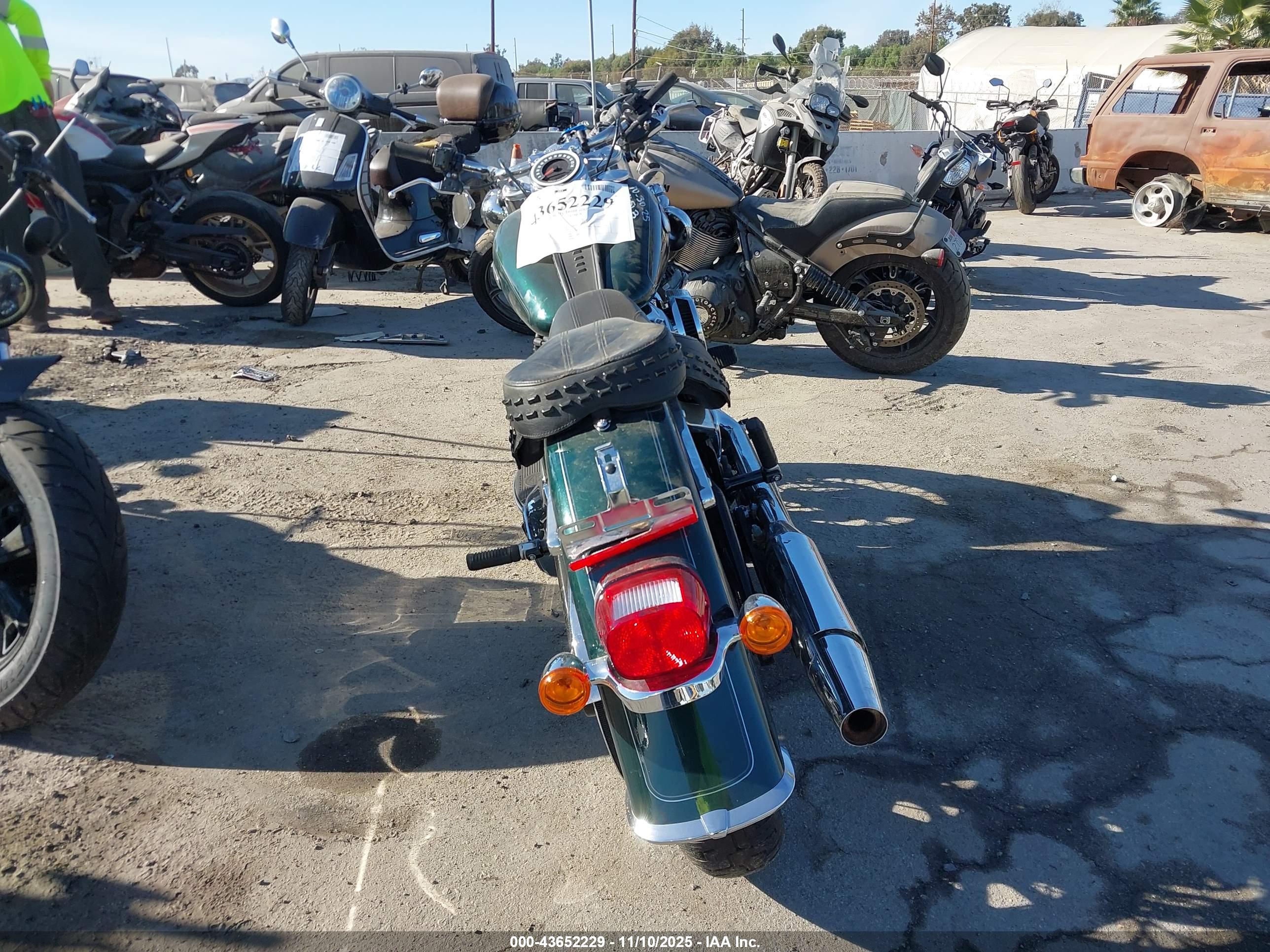 HARLEY-DAVIDSON FLHCS image 6