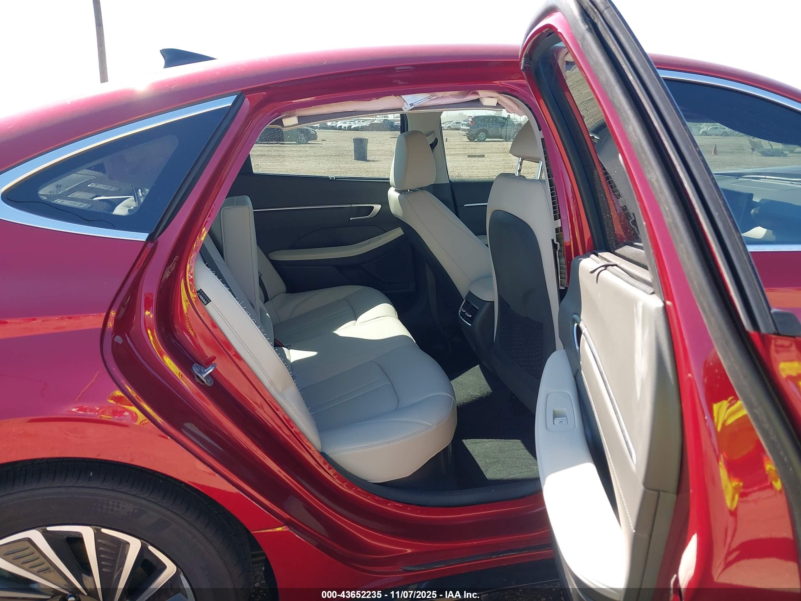 HYUNDAI SONATA image 8