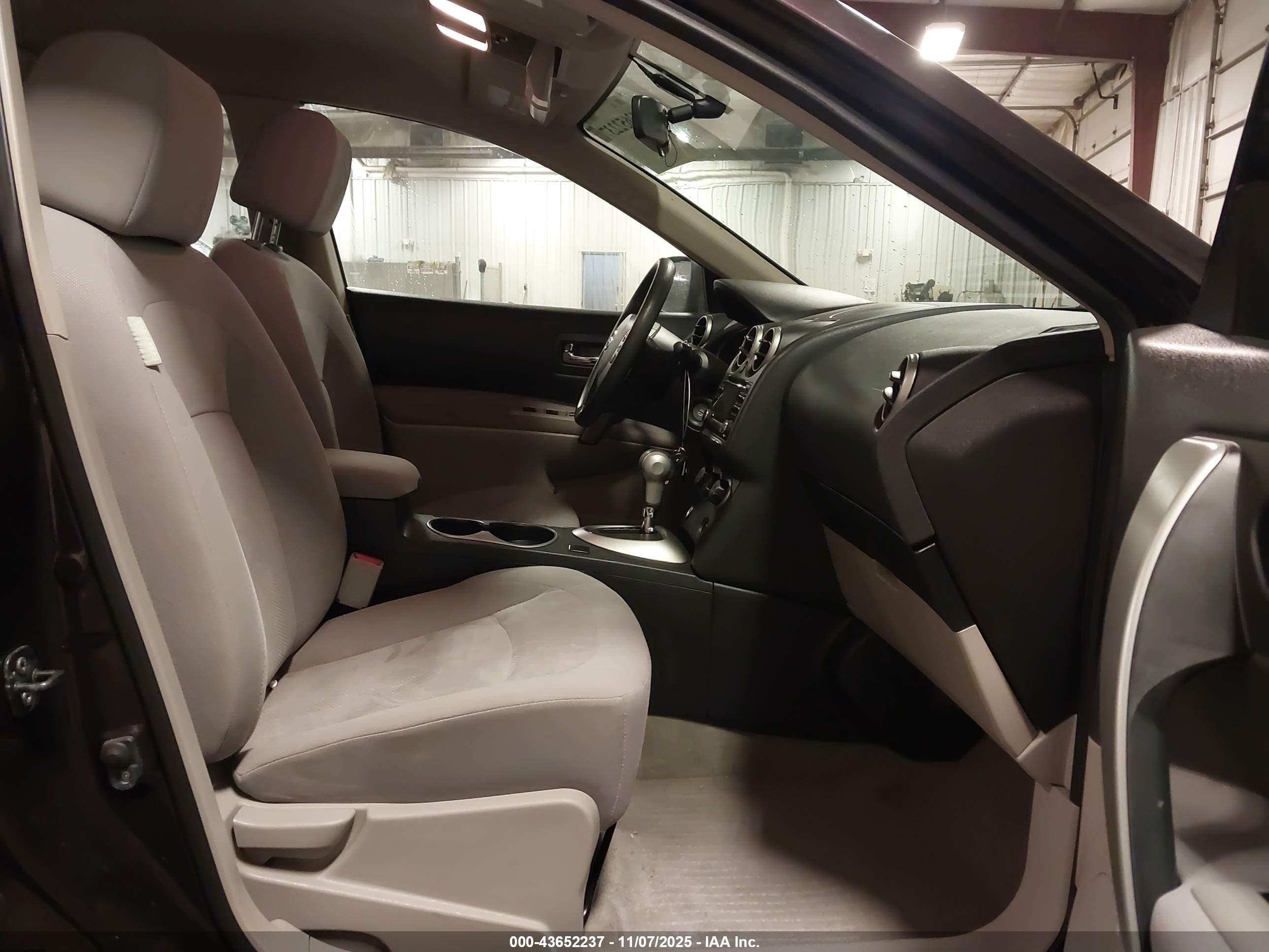 NISSAN ROGUE image 5