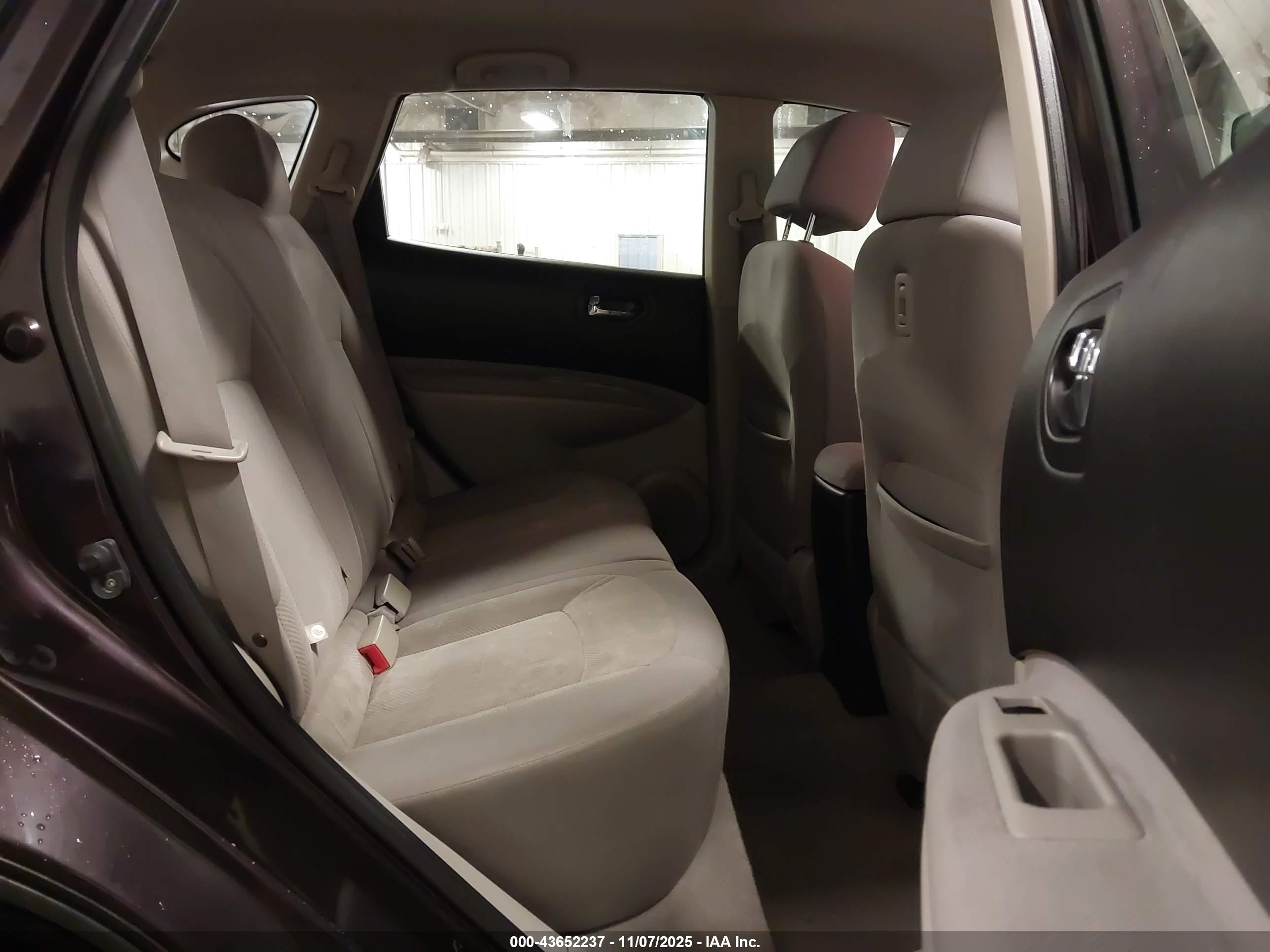 NISSAN ROGUE image 8