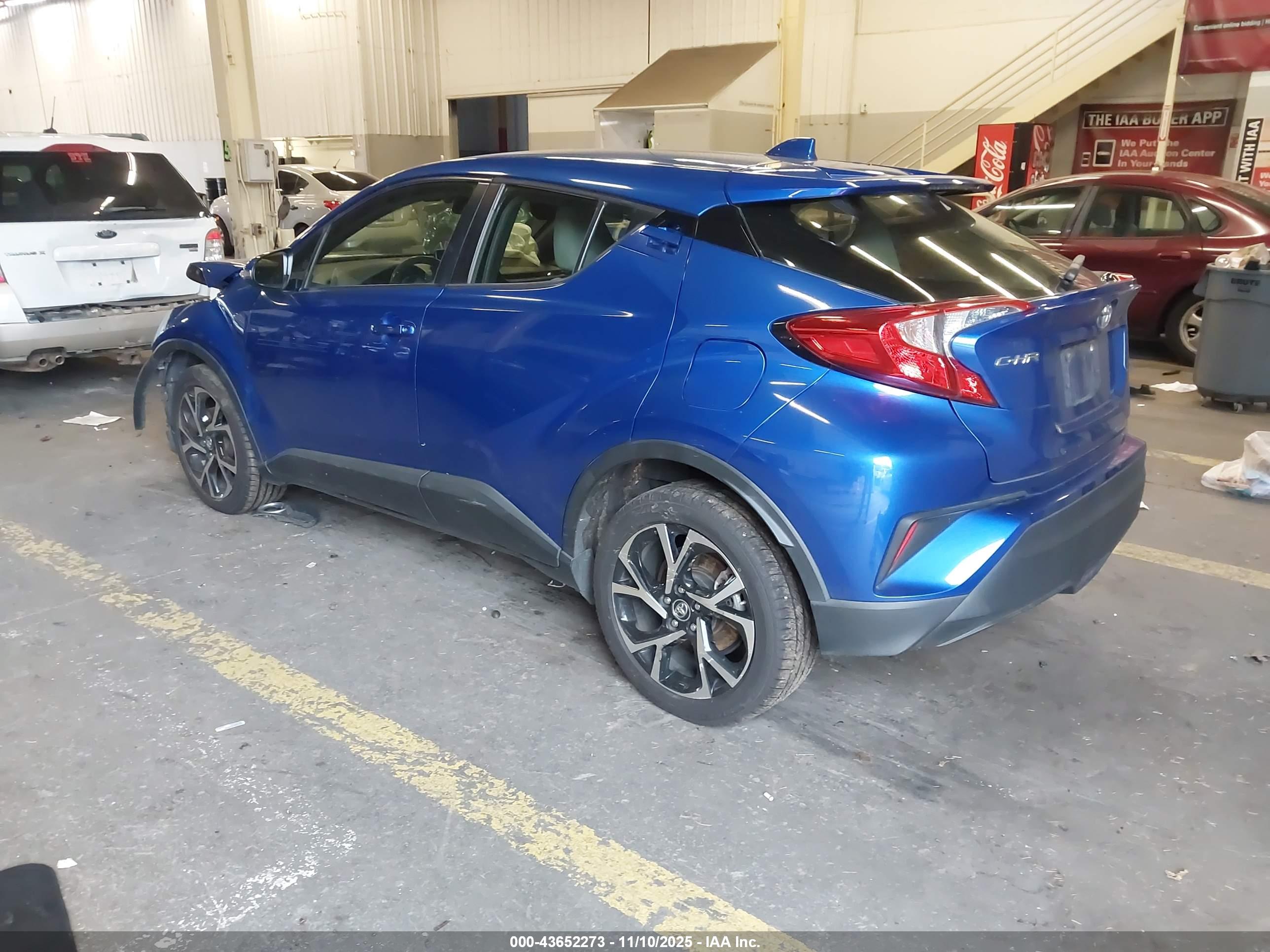 TOYOTA C-HR image 3