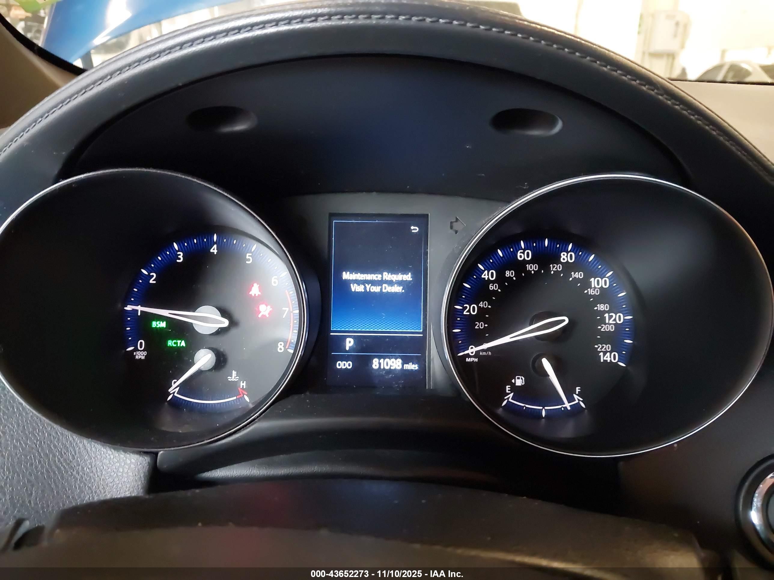 TOYOTA C-HR image 7
