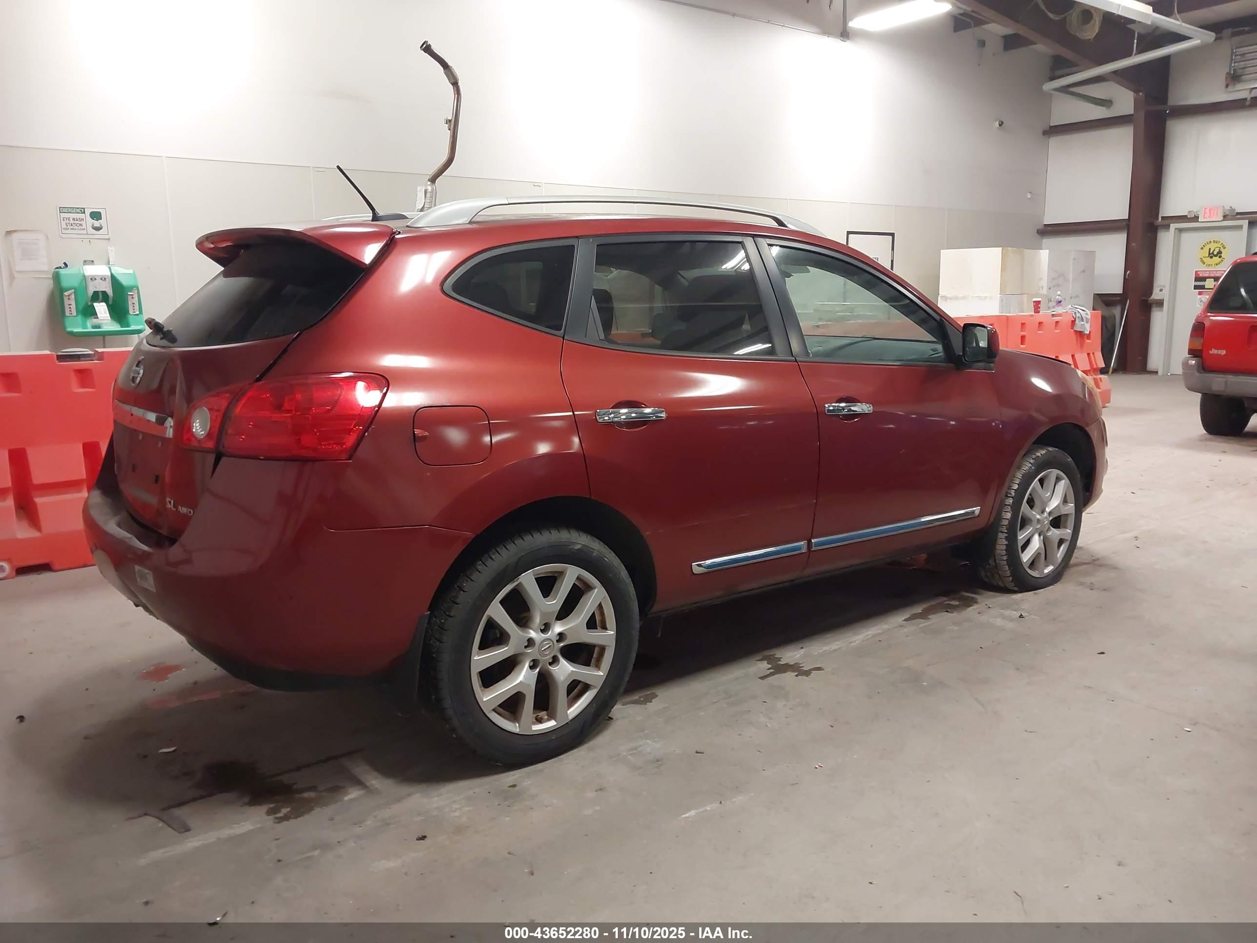 NISSAN ROGUE image 4