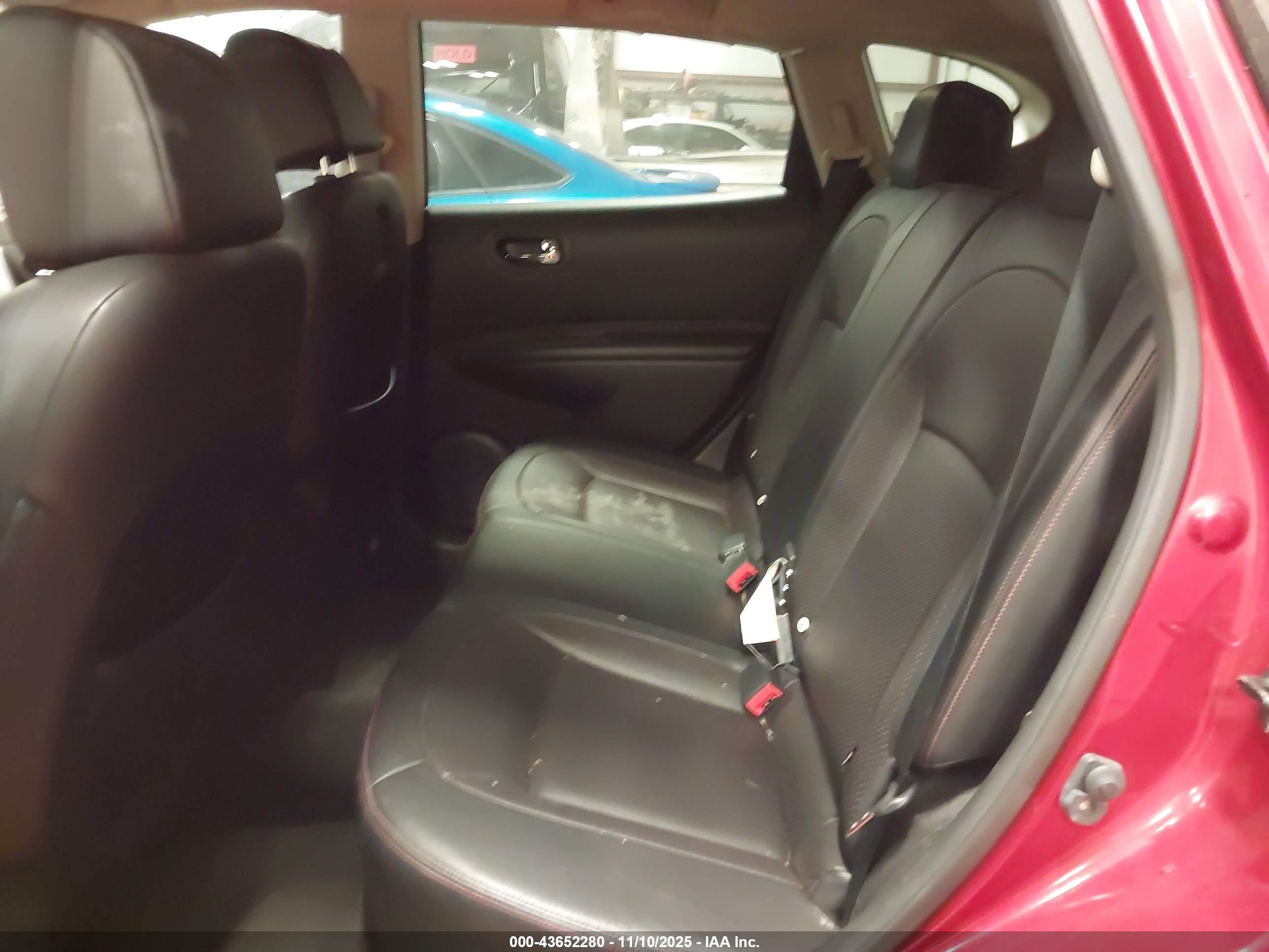 NISSAN ROGUE image 8