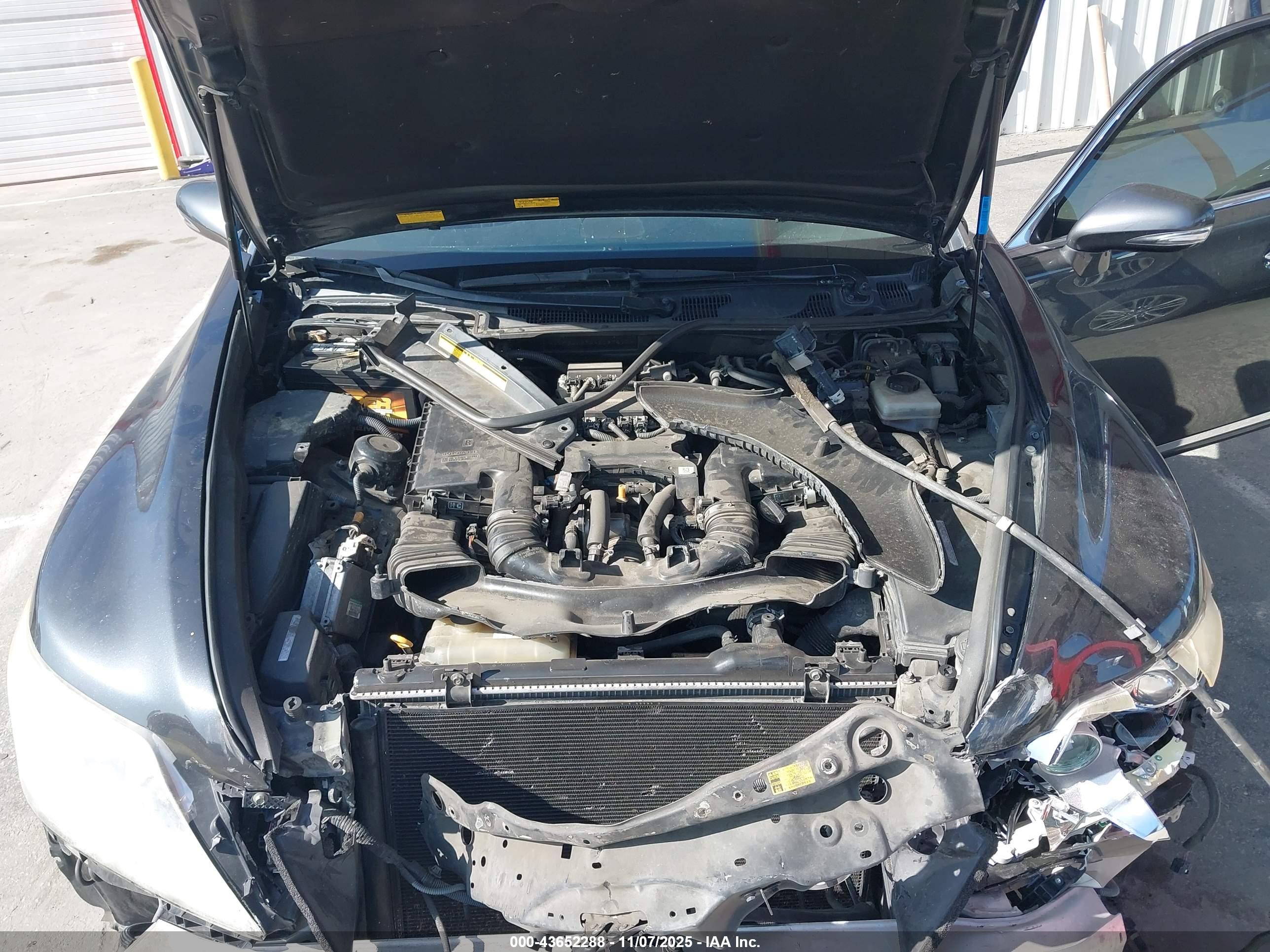 LEXUS LS image 10