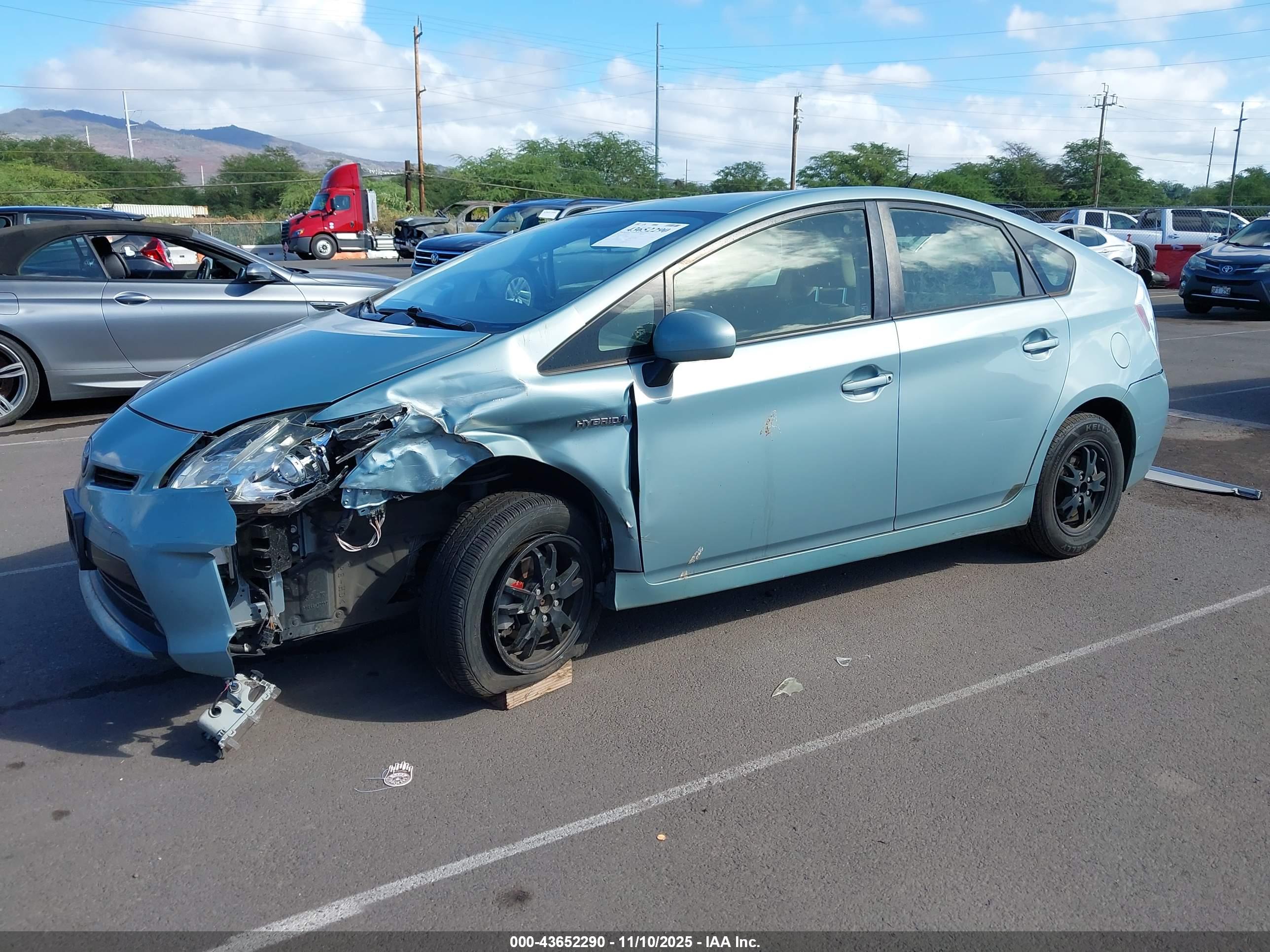 TOYOTA PRIUS image 2