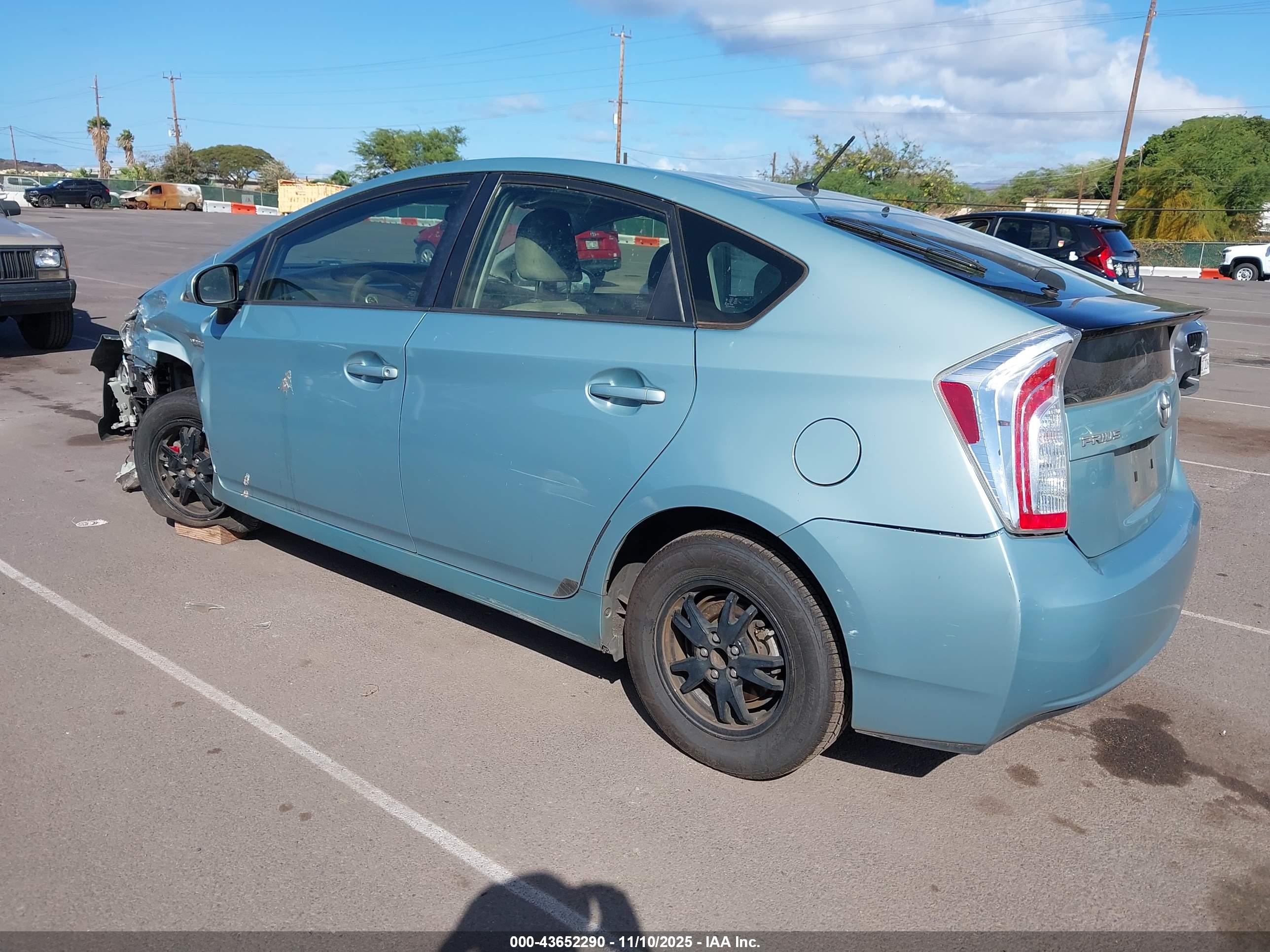 TOYOTA PRIUS image 3