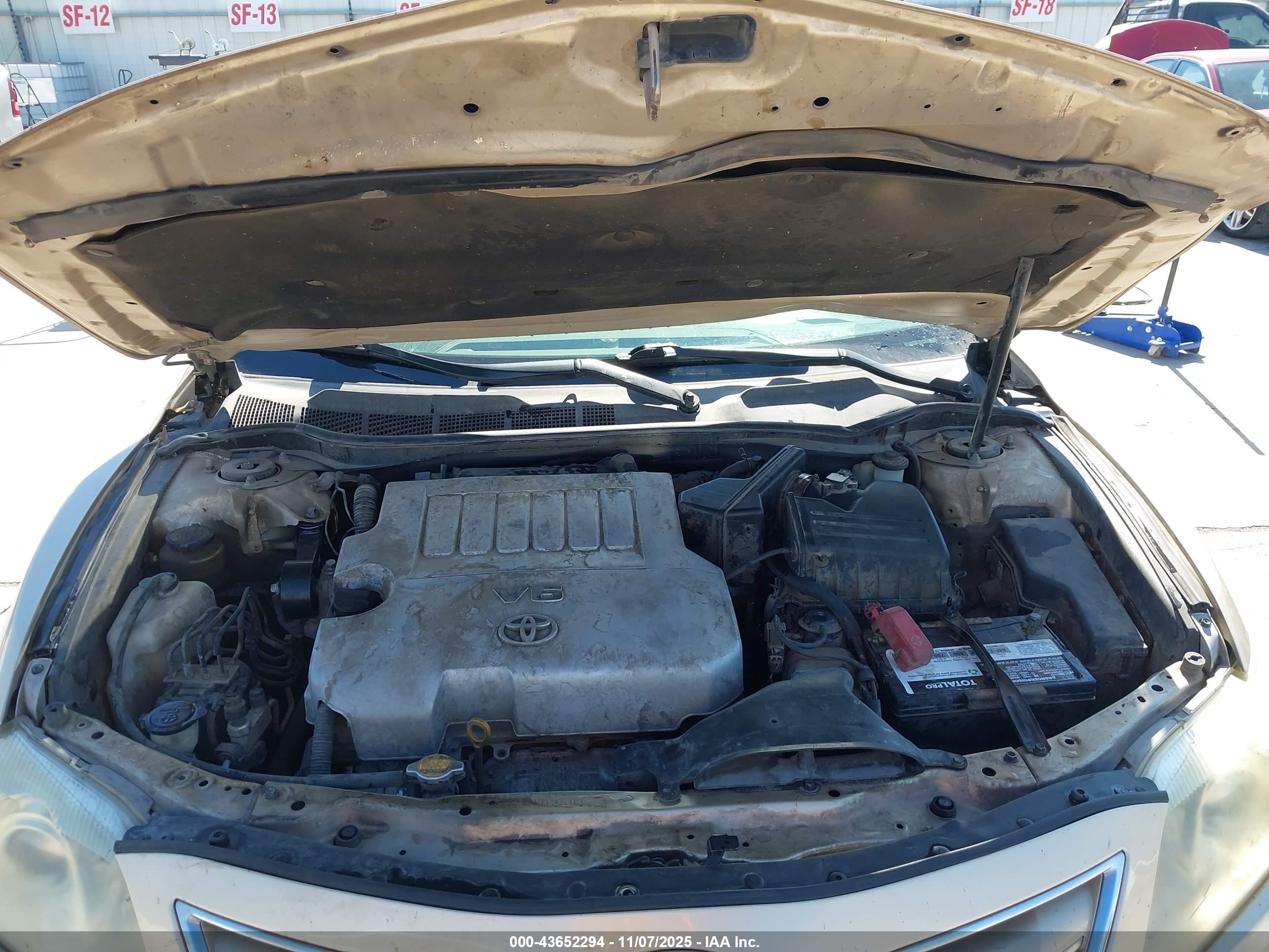 TOYOTA CAMRY image 10