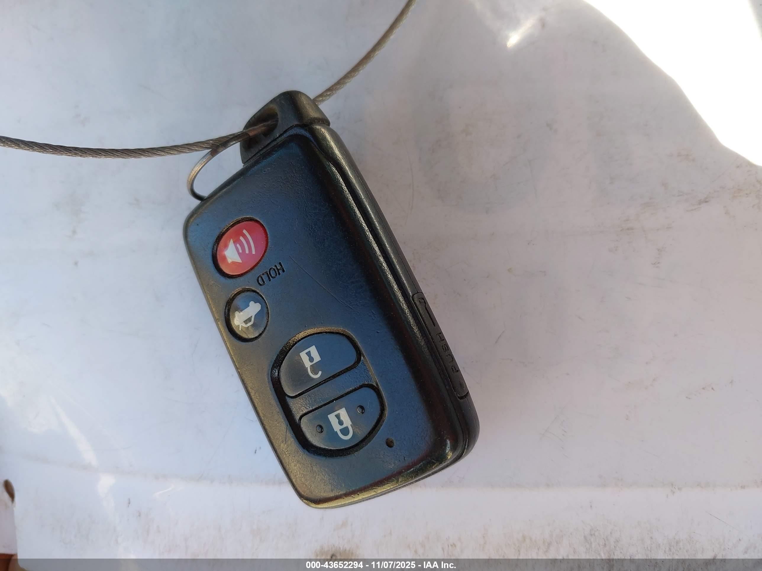 TOYOTA CAMRY image 11
