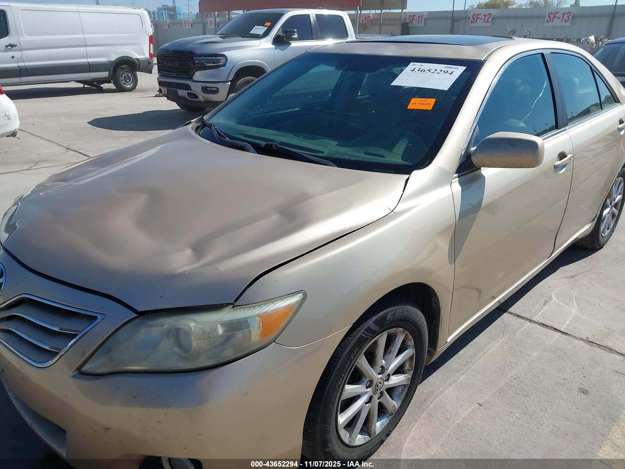 TOYOTA CAMRY image 6