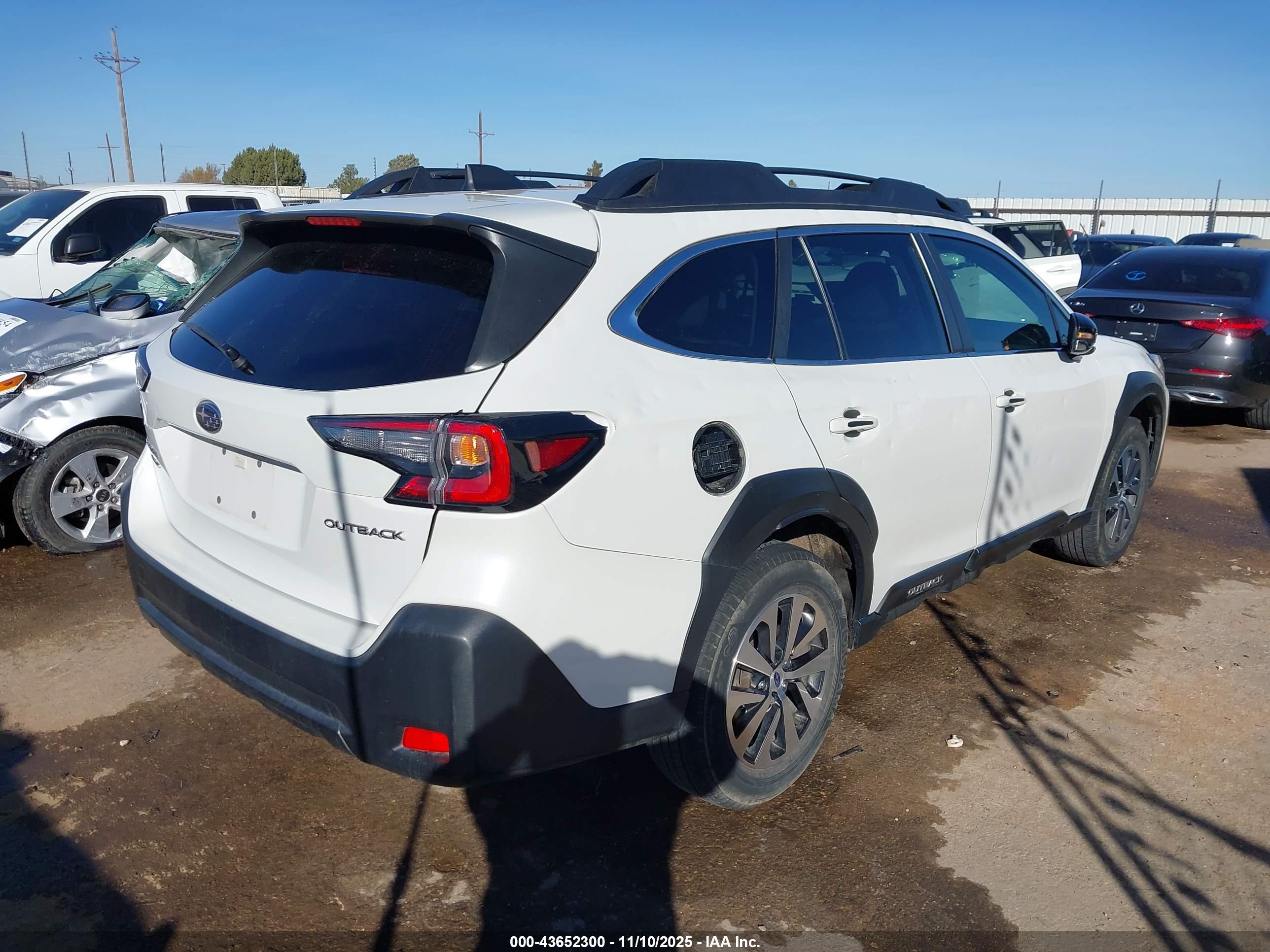 SUBARU OUTBACK image 4