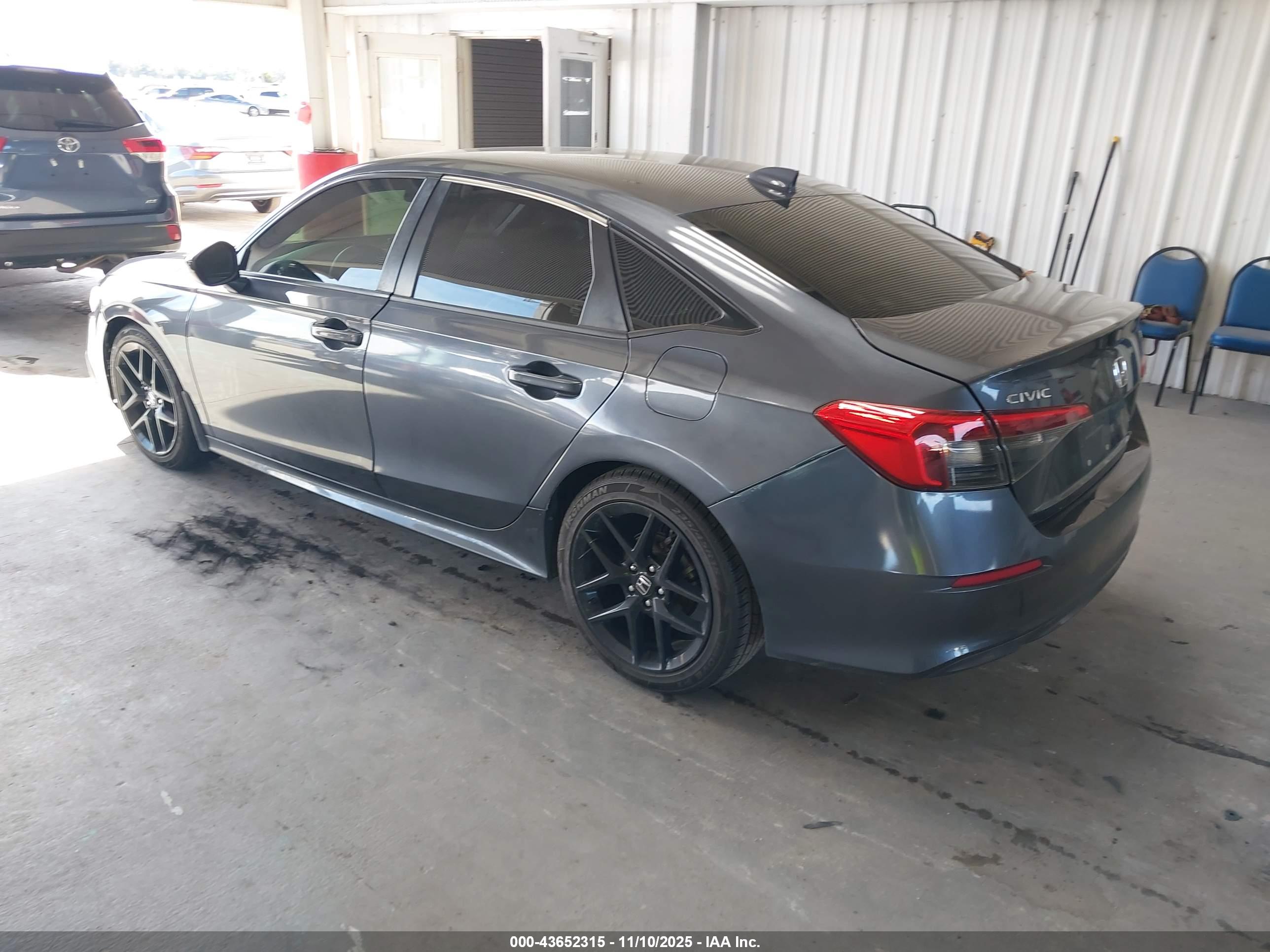 HONDA CIVIC image 3