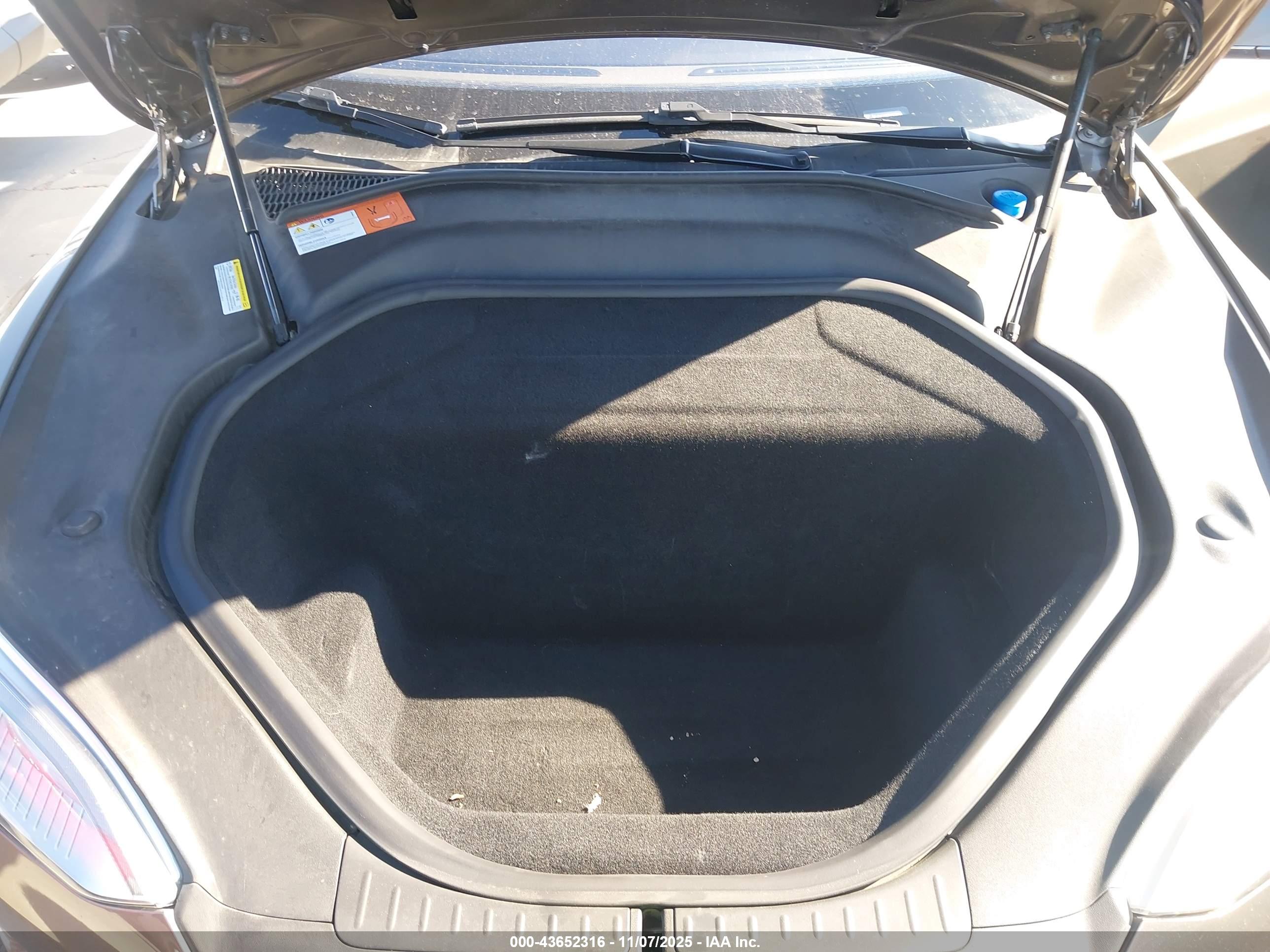 TESLA MODEL image 10