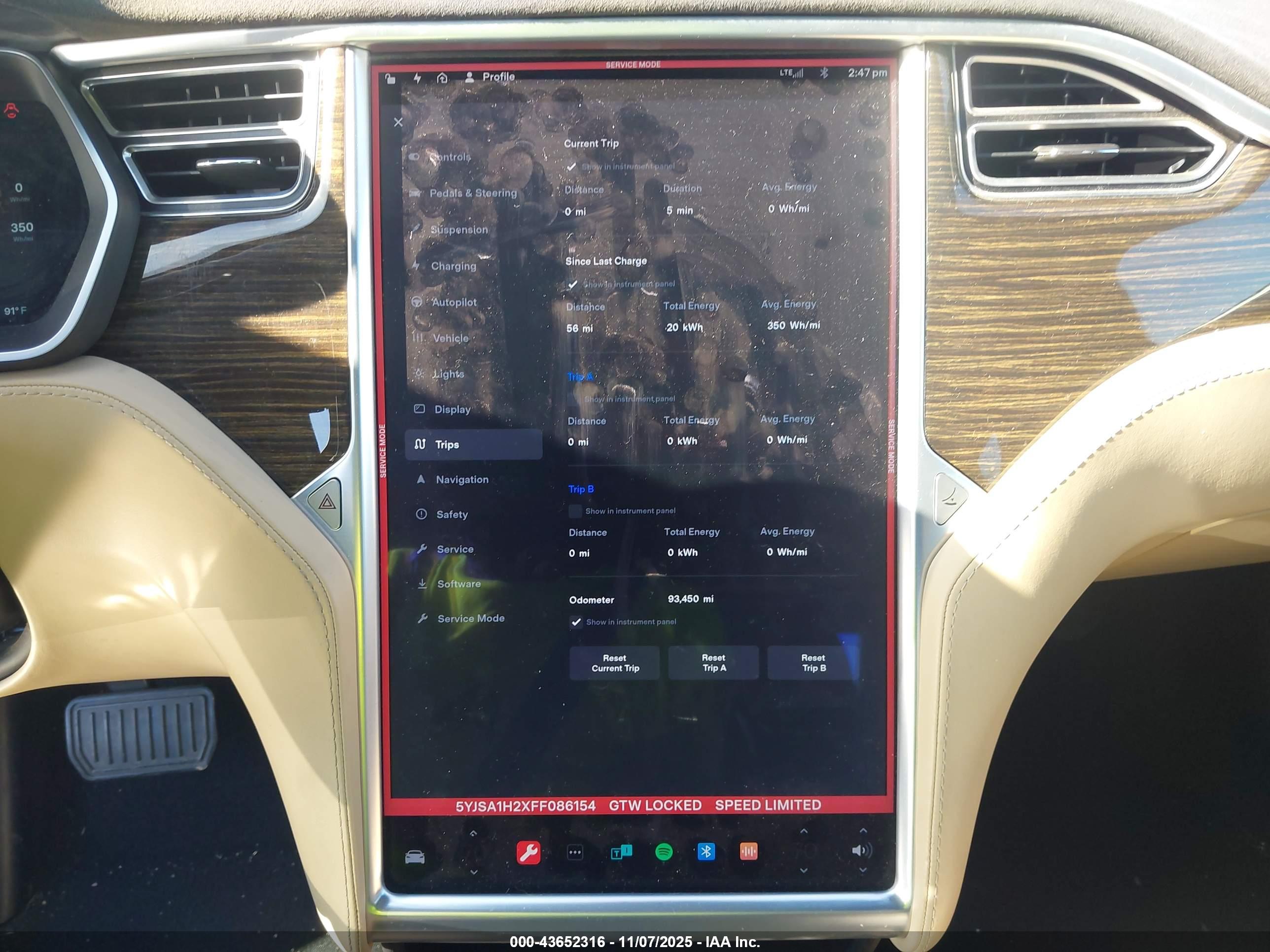 TESLA MODEL image 7